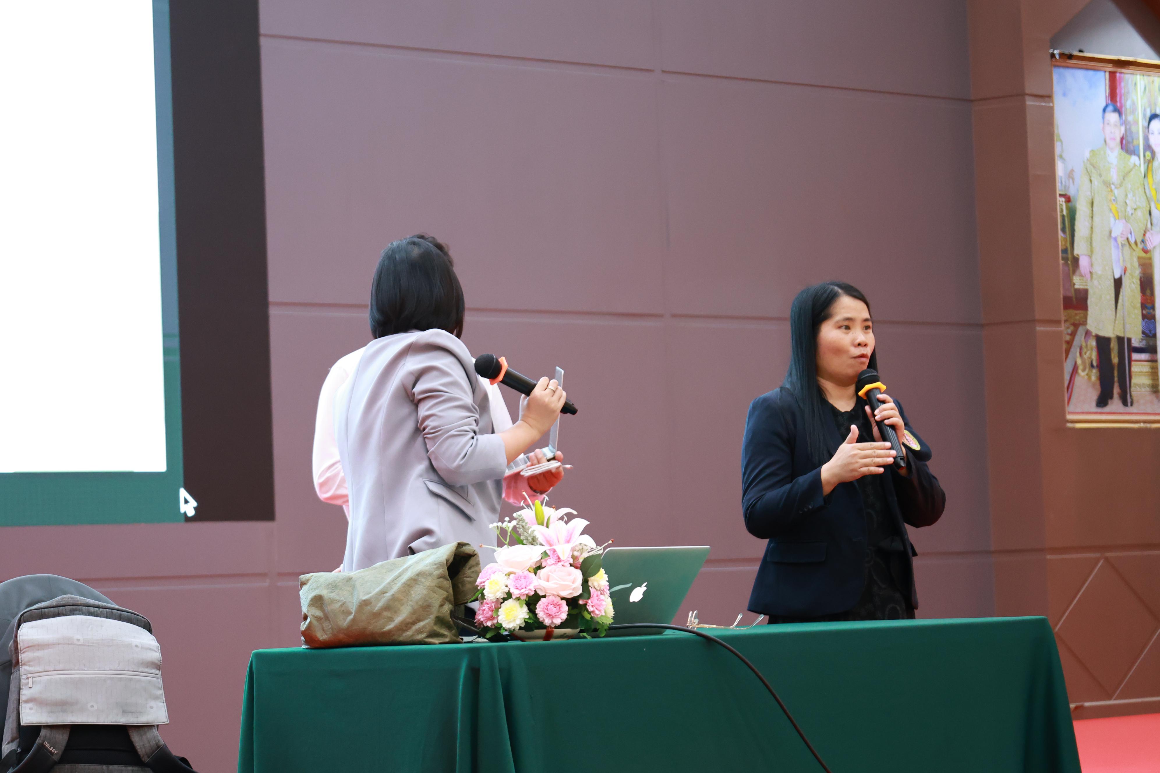 263. กิจกรรมอบรมสัมนาเชิงปฏิบัติการเขียนบทความและนำเสนอนวัฒกรรมทางการศึกษาสำหรับนักศึกชั้นปีที่ 4 (ครูนักนวัฒกรรม)