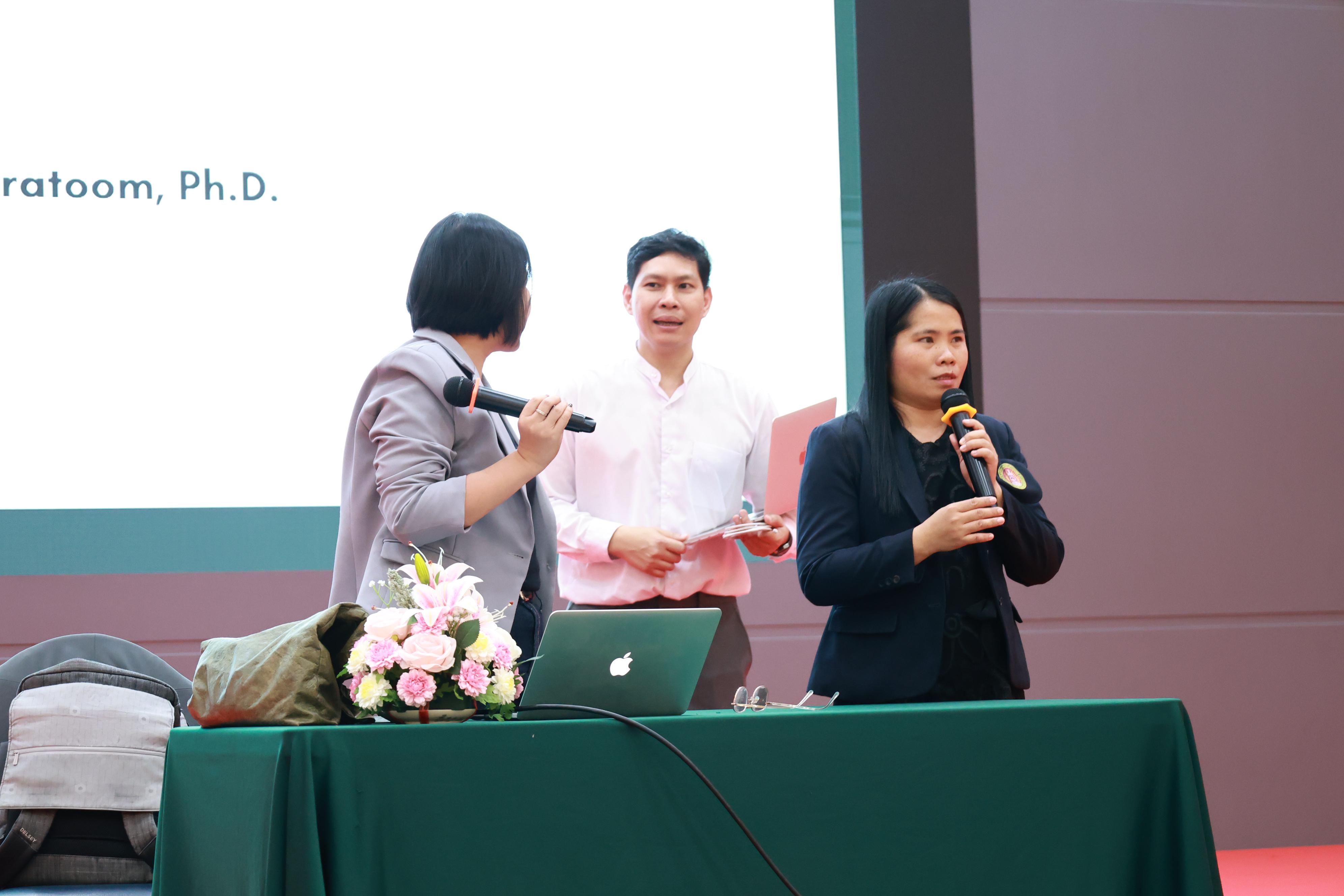 264. กิจกรรมอบรมสัมนาเชิงปฏิบัติการเขียนบทความและนำเสนอนวัฒกรรมทางการศึกษาสำหรับนักศึกชั้นปีที่ 4 (ครูนักนวัฒกรรม)