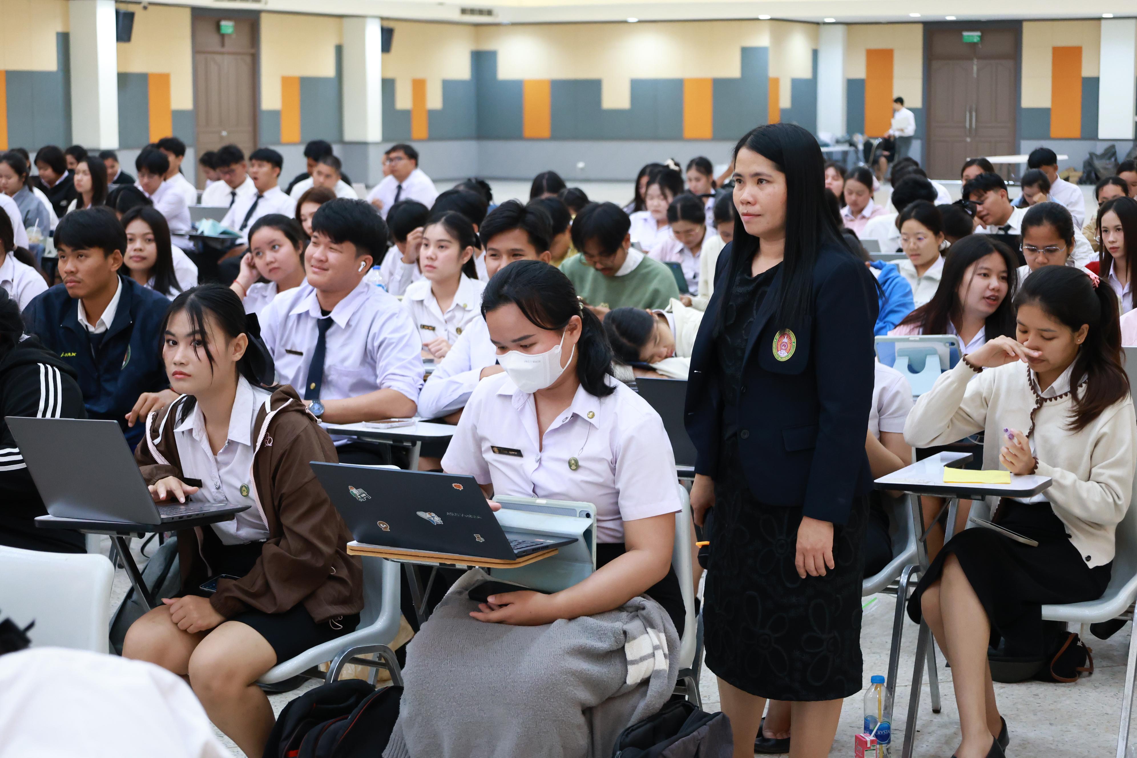 287. กิจกรรมอบรมสัมนาเชิงปฏิบัติการเขียนบทความและนำเสนอนวัฒกรรมทางการศึกษาสำหรับนักศึกชั้นปีที่ 4 (ครูนักนวัฒกรรม)