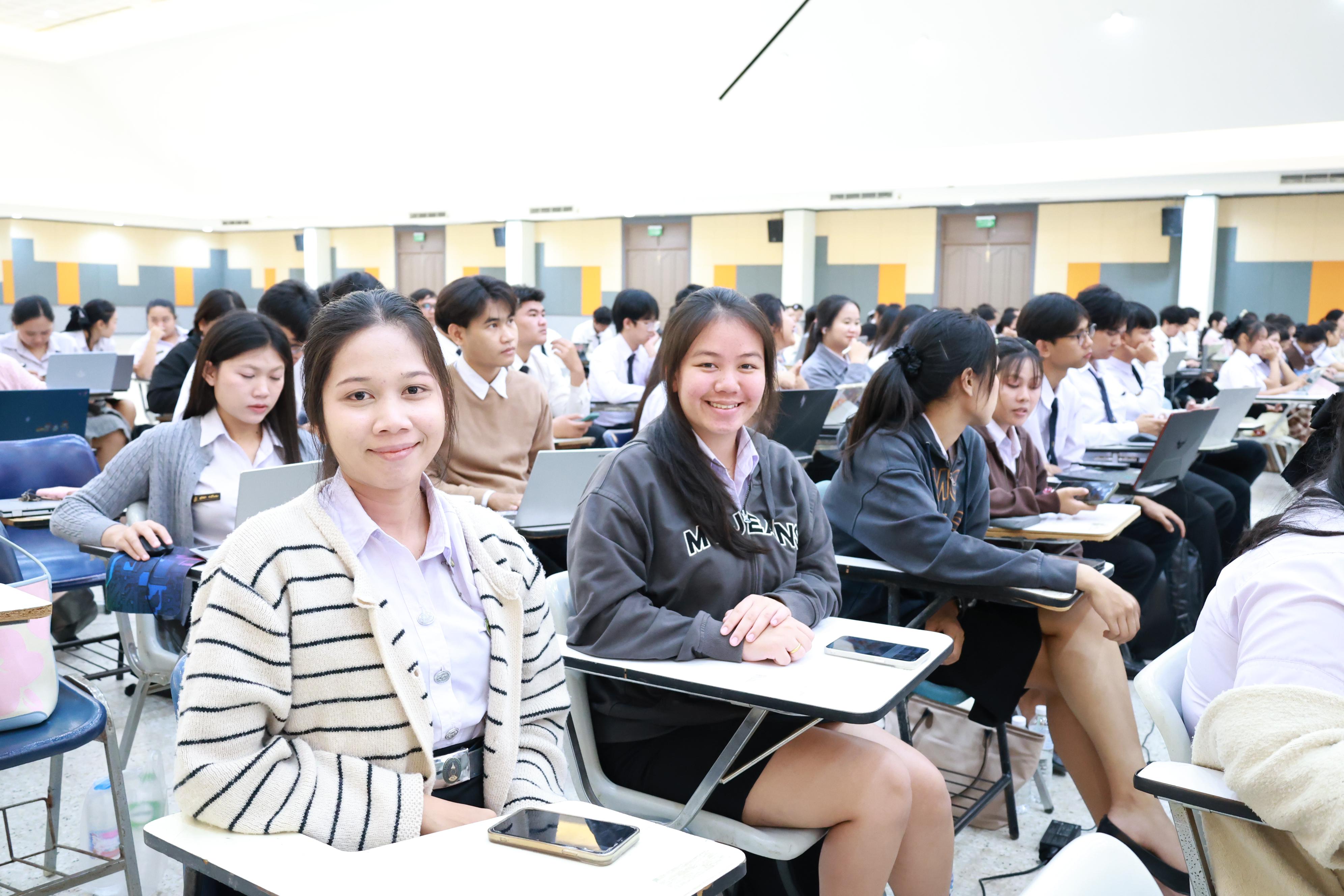 304. กิจกรรมอบรมสัมนาเชิงปฏิบัติการเขียนบทความและนำเสนอนวัฒกรรมทางการศึกษาสำหรับนักศึกชั้นปีที่ 4 (ครูนักนวัฒกรรม)