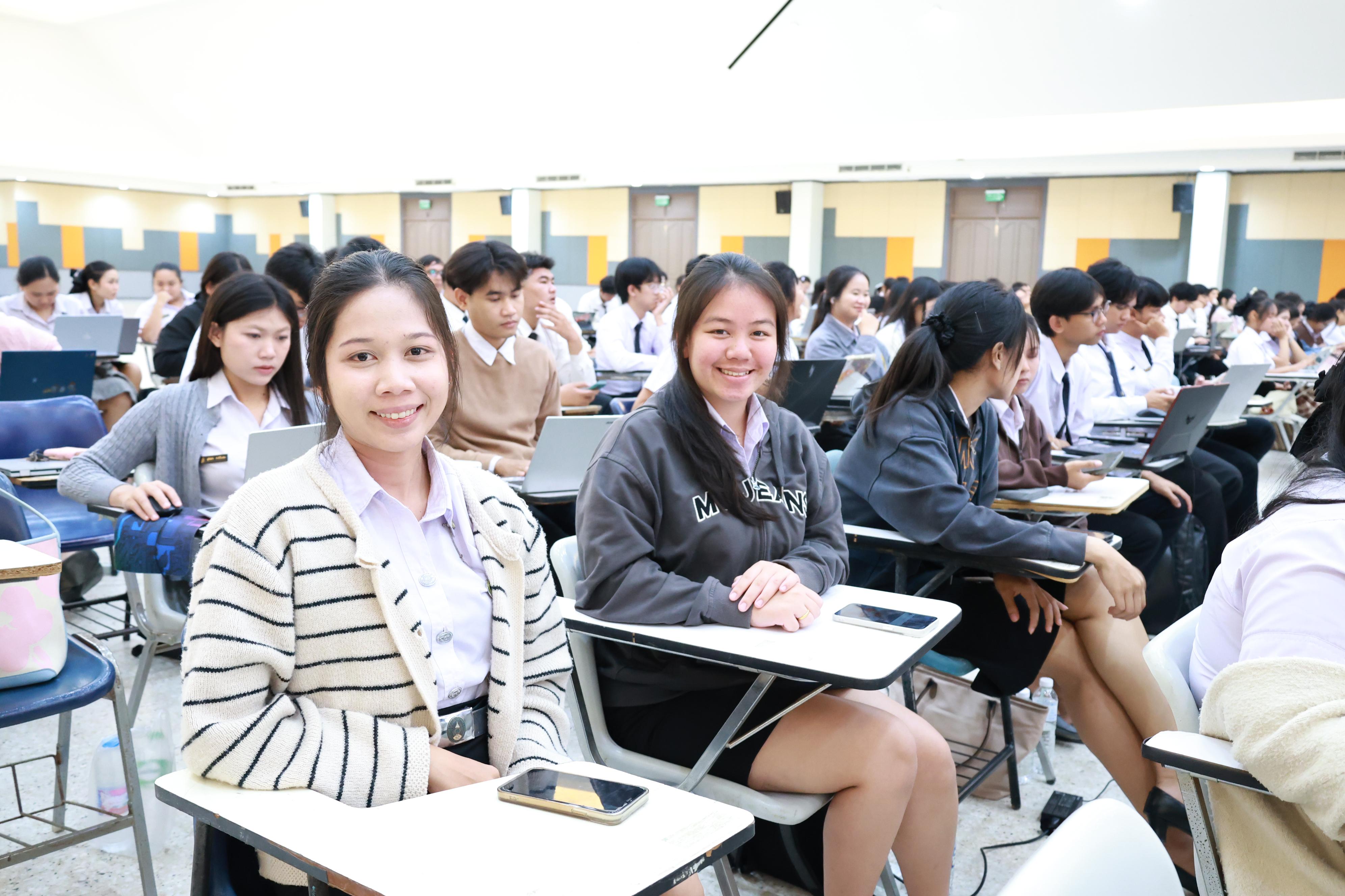 305. กิจกรรมอบรมสัมนาเชิงปฏิบัติการเขียนบทความและนำเสนอนวัฒกรรมทางการศึกษาสำหรับนักศึกชั้นปีที่ 4 (ครูนักนวัฒกรรม)