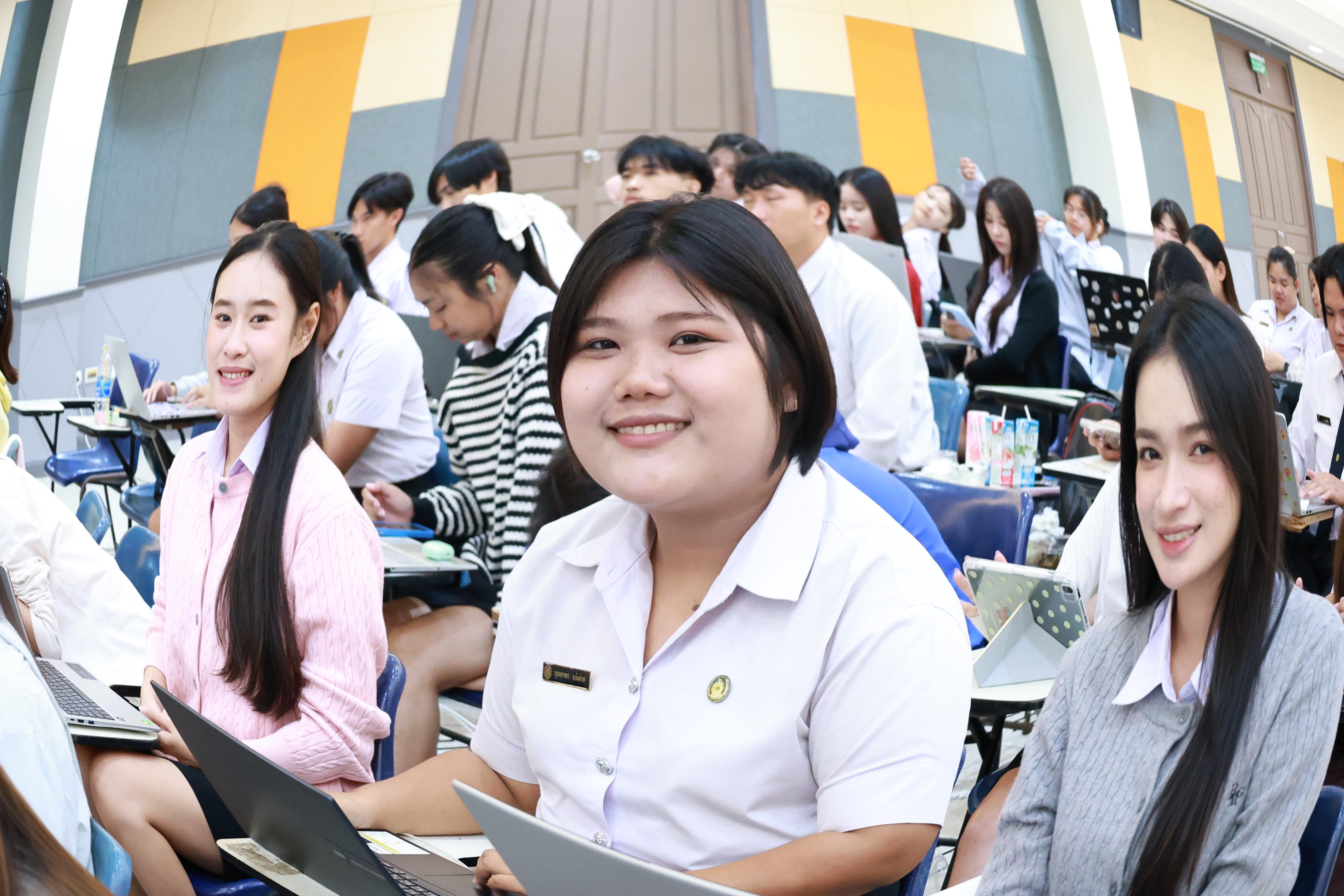 307. กิจกรรมอบรมสัมนาเชิงปฏิบัติการเขียนบทความและนำเสนอนวัฒกรรมทางการศึกษาสำหรับนักศึกชั้นปีที่ 4 (ครูนักนวัฒกรรม)