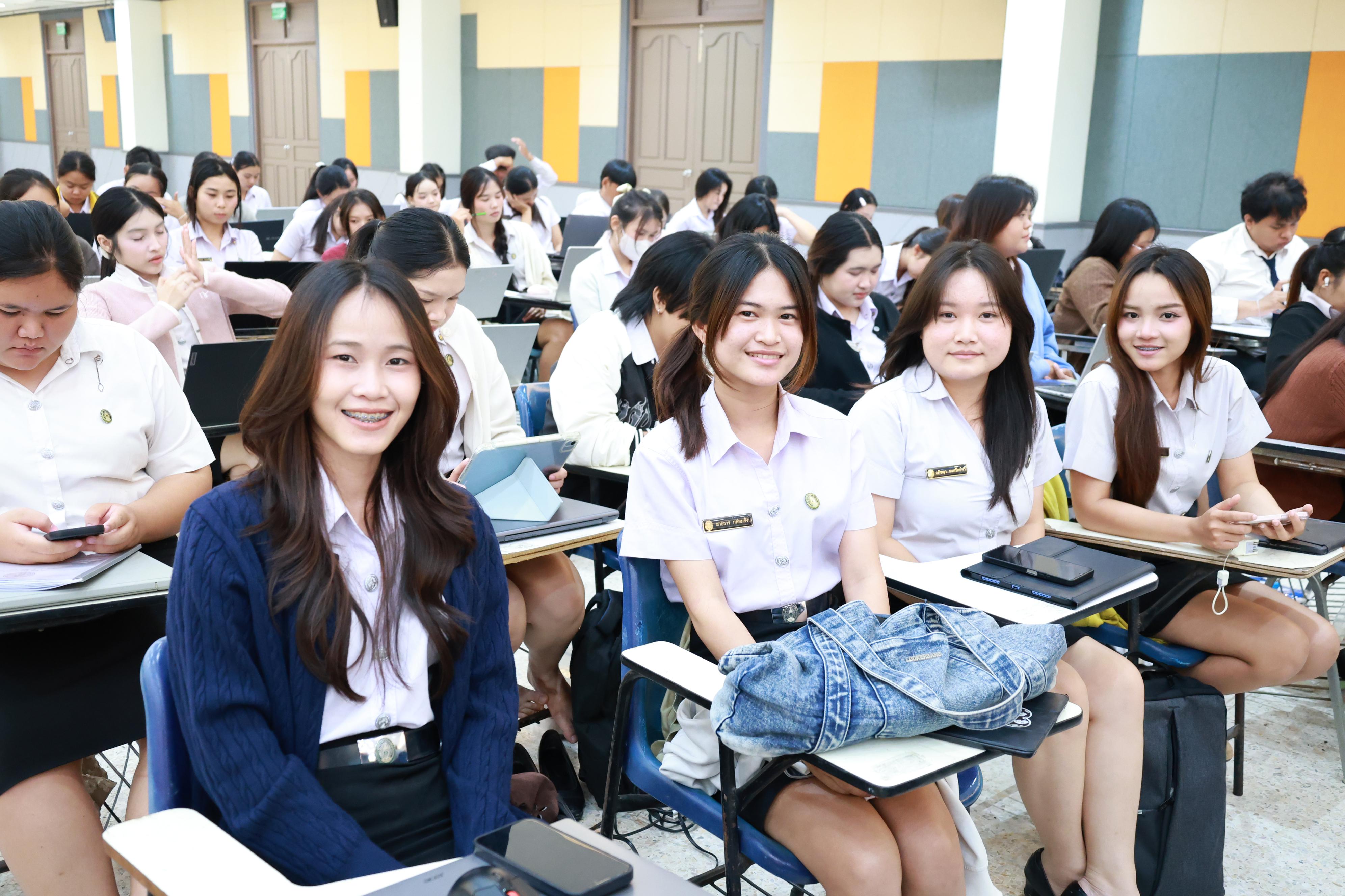 321. กิจกรรมอบรมสัมนาเชิงปฏิบัติการเขียนบทความและนำเสนอนวัฒกรรมทางการศึกษาสำหรับนักศึกชั้นปีที่ 4 (ครูนักนวัฒกรรม)