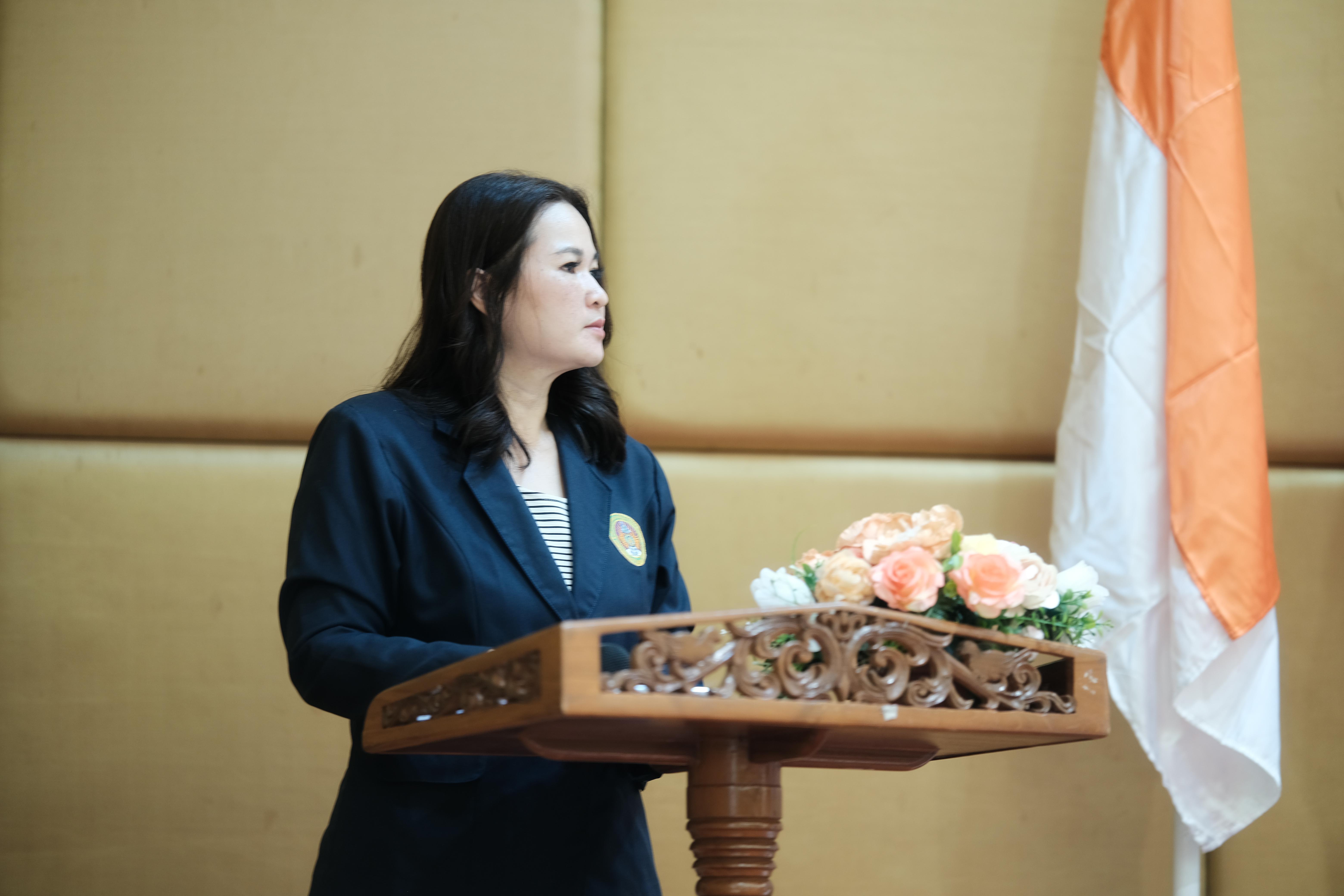 14. คณะครุศาสตร์มหาลัยราชภัฏกำแพงเพชร จัดกิจกรรมมอบเกียรติบัตรและแสดงความยินดีกับผู้สำเร็จการศึกษานักศึกษาหลักสูตรประกาศนียบัตรบัณฑิต สาขาวิชาชีพครู