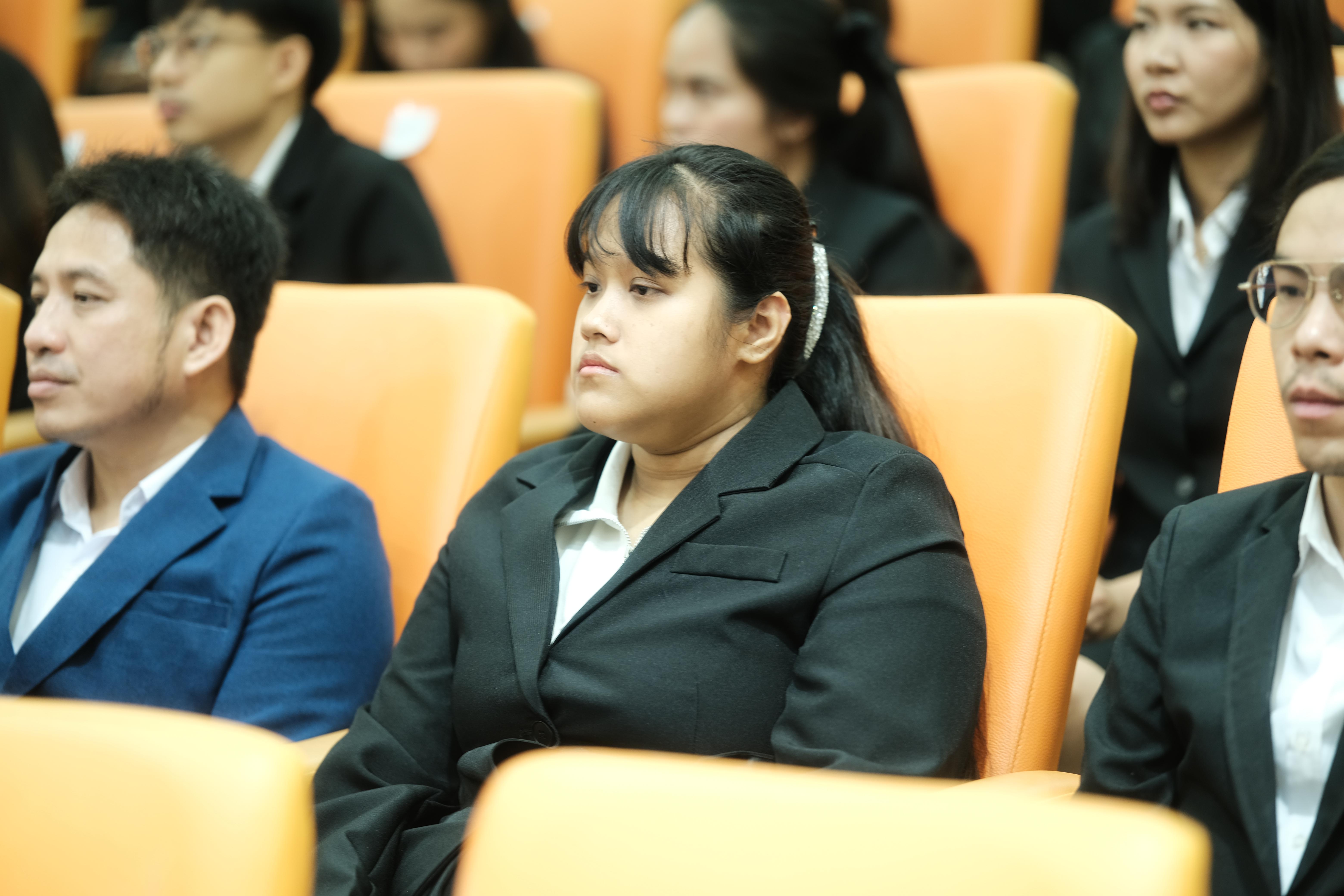 19. คณะครุศาสตร์มหาลัยราชภัฏกำแพงเพชร จัดกิจกรรมมอบเกียรติบัตรและแสดงความยินดีกับผู้สำเร็จการศึกษานักศึกษาหลักสูตรประกาศนียบัตรบัณฑิต สาขาวิชาชีพครู