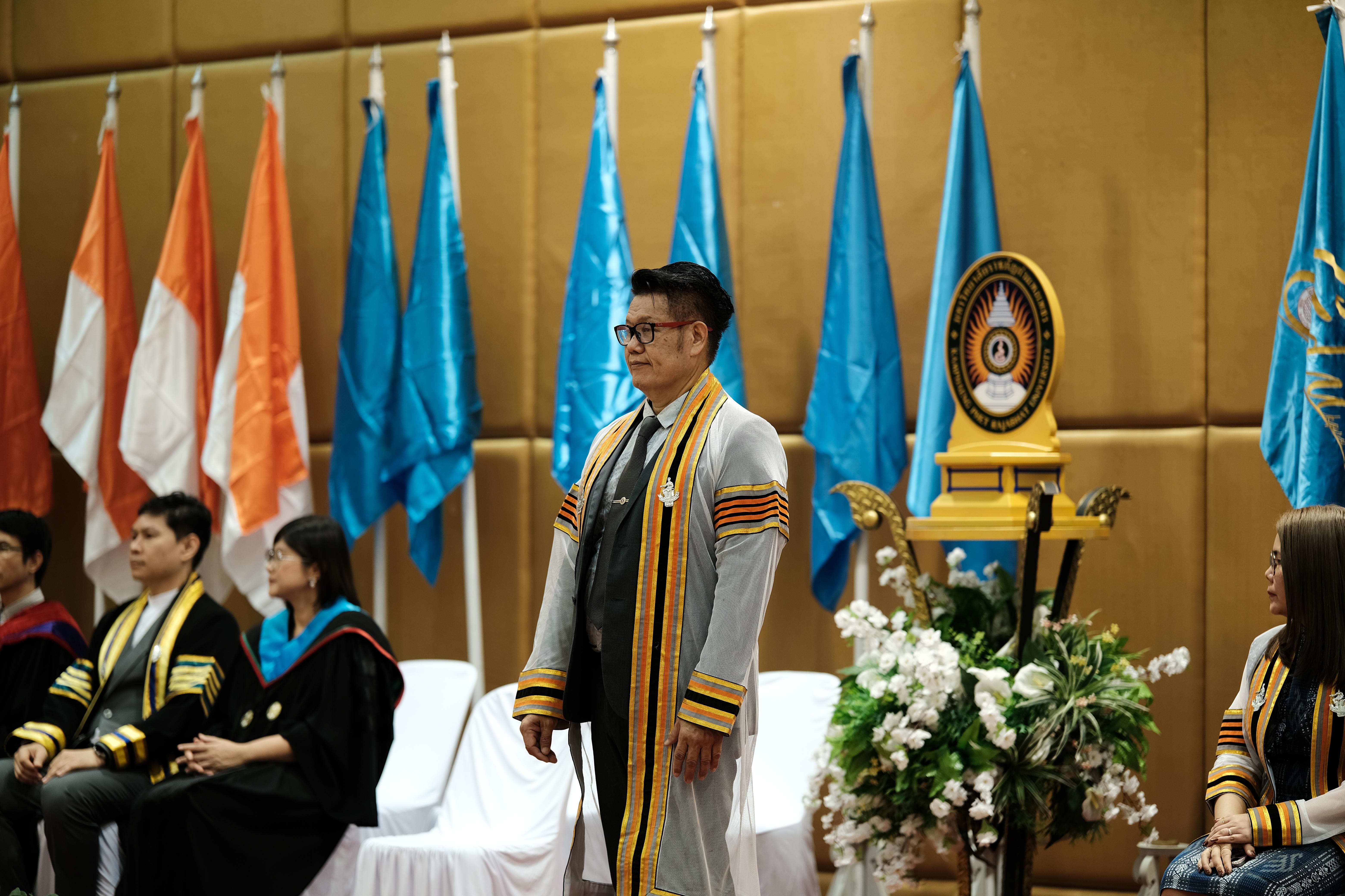 50. คณะครุศาสตร์มหาลัยราชภัฏกำแพงเพชร จัดกิจกรรมมอบเกียรติบัตรและแสดงความยินดีกับผู้สำเร็จการศึกษานักศึกษาหลักสูตรประกาศนียบัตรบัณฑิต สาขาวิชาชีพครู