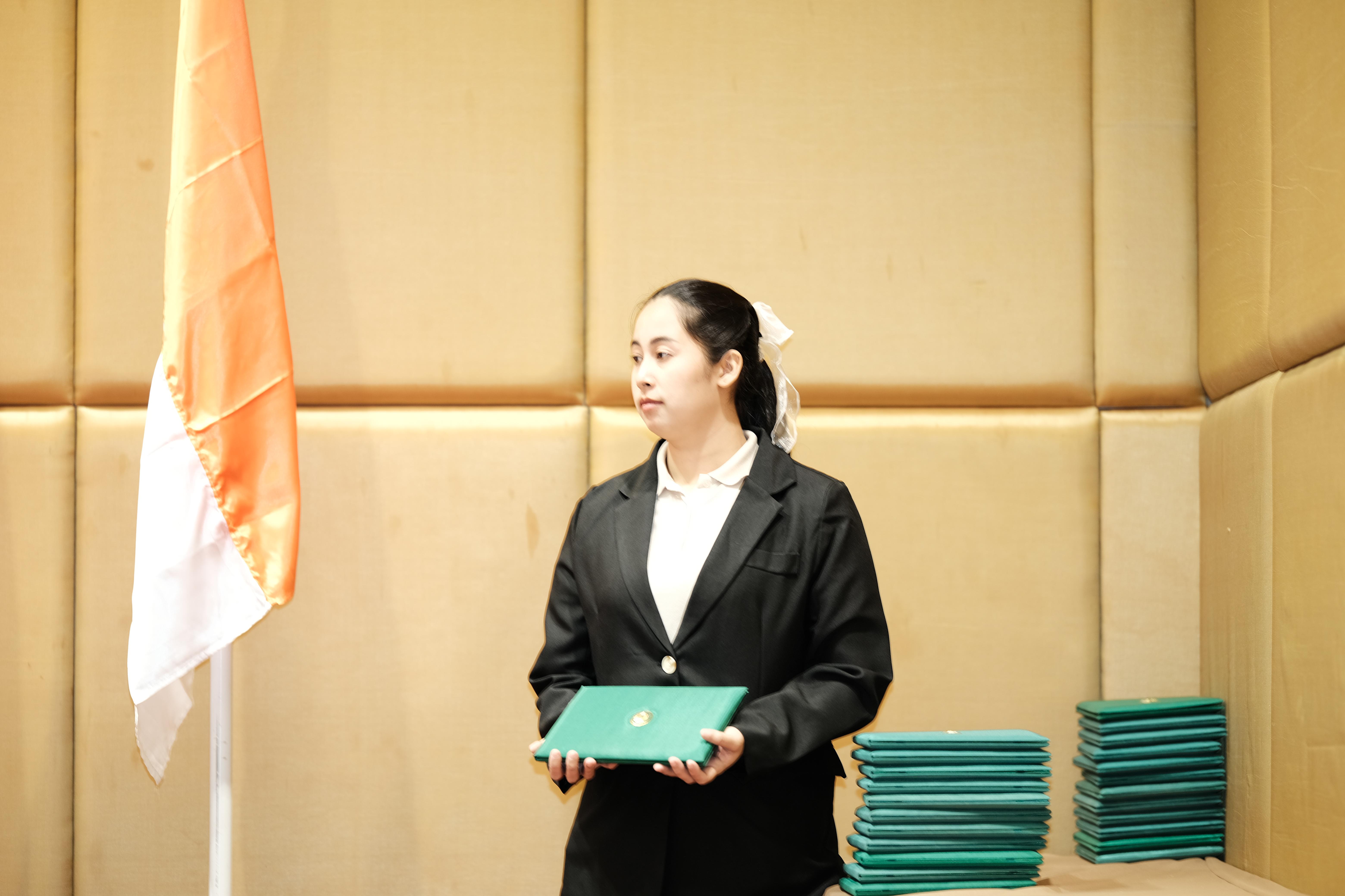 135. คณะครุศาสตร์มหาลัยราชภัฏกำแพงเพชร จัดกิจกรรมมอบเกียรติบัตรและแสดงความยินดีกับผู้สำเร็จการศึกษานักศึกษาหลักสูตรประกาศนียบัตรบัณฑิต สาขาวิชาชีพครู