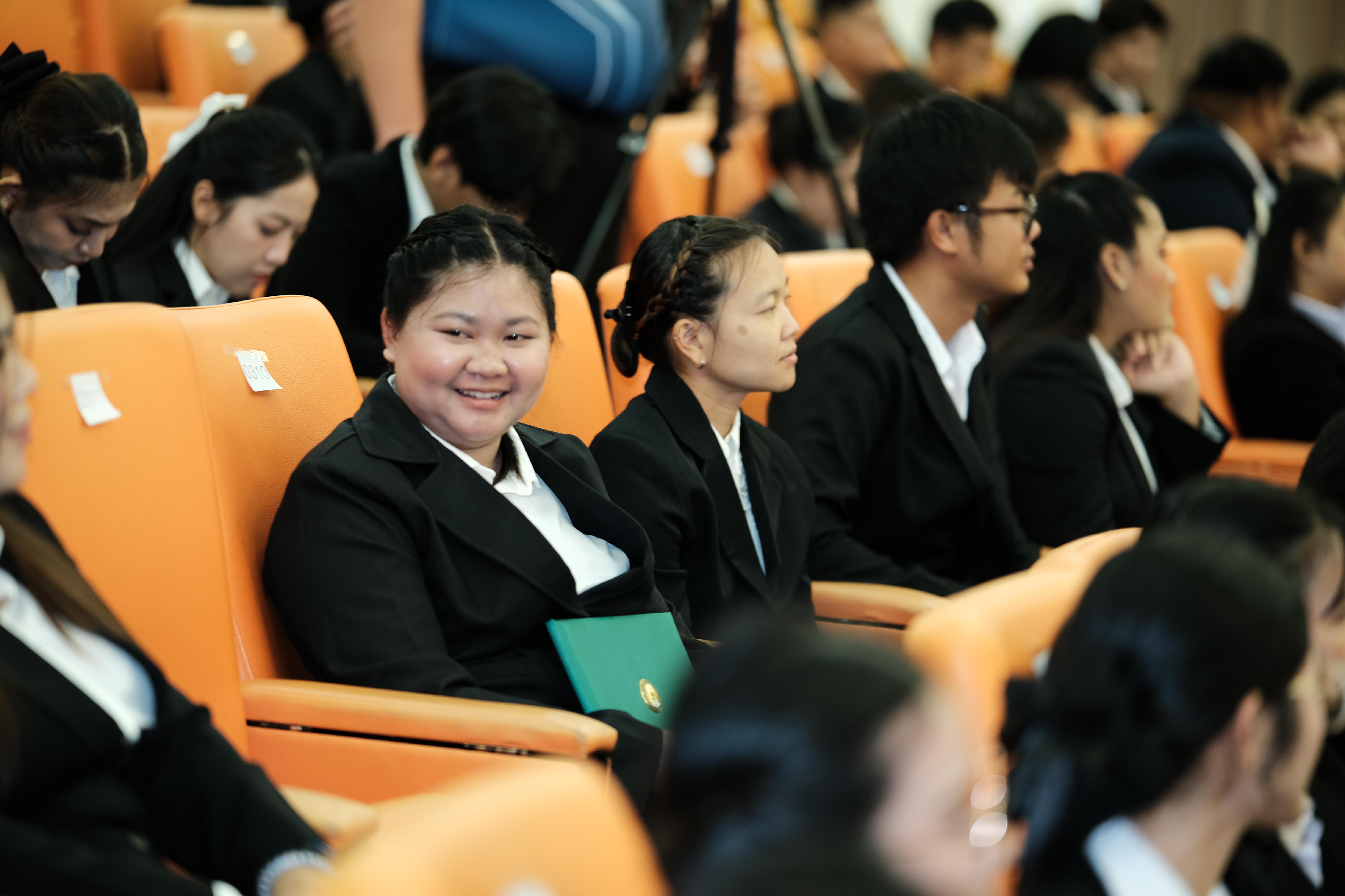 149. คณะครุศาสตร์มหาลัยราชภัฏกำแพงเพชร จัดกิจกรรมมอบเกียรติบัตรและแสดงความยินดีกับผู้สำเร็จการศึกษานักศึกษาหลักสูตรประกาศนียบัตรบัณฑิต สาขาวิชาชีพครู