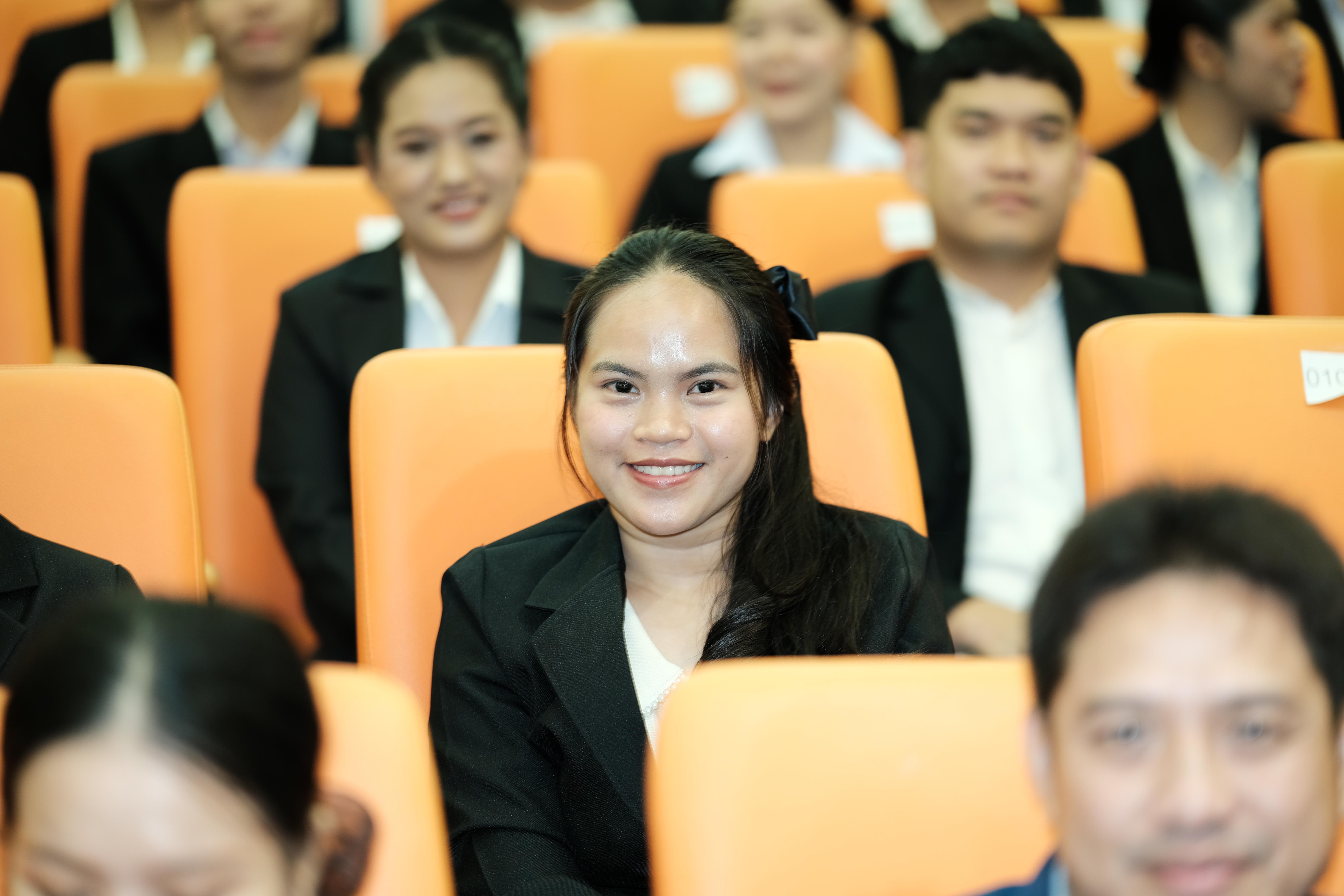 162. คณะครุศาสตร์มหาลัยราชภัฏกำแพงเพชร จัดกิจกรรมมอบเกียรติบัตรและแสดงความยินดีกับผู้สำเร็จการศึกษานักศึกษาหลักสูตรประกาศนียบัตรบัณฑิต สาขาวิชาชีพครู