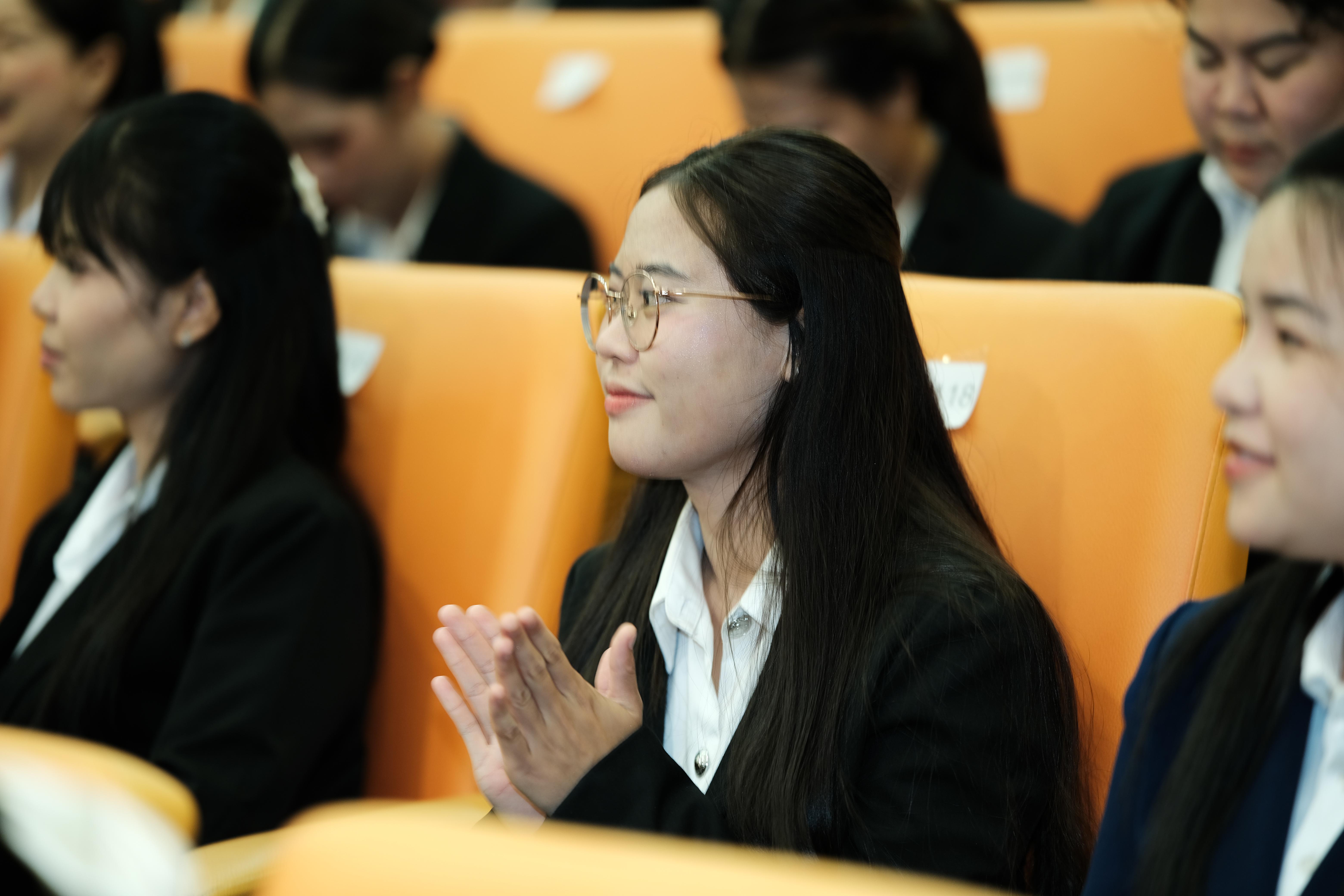 170. คณะครุศาสตร์มหาลัยราชภัฏกำแพงเพชร จัดกิจกรรมมอบเกียรติบัตรและแสดงความยินดีกับผู้สำเร็จการศึกษานักศึกษาหลักสูตรประกาศนียบัตรบัณฑิต สาขาวิชาชีพครู