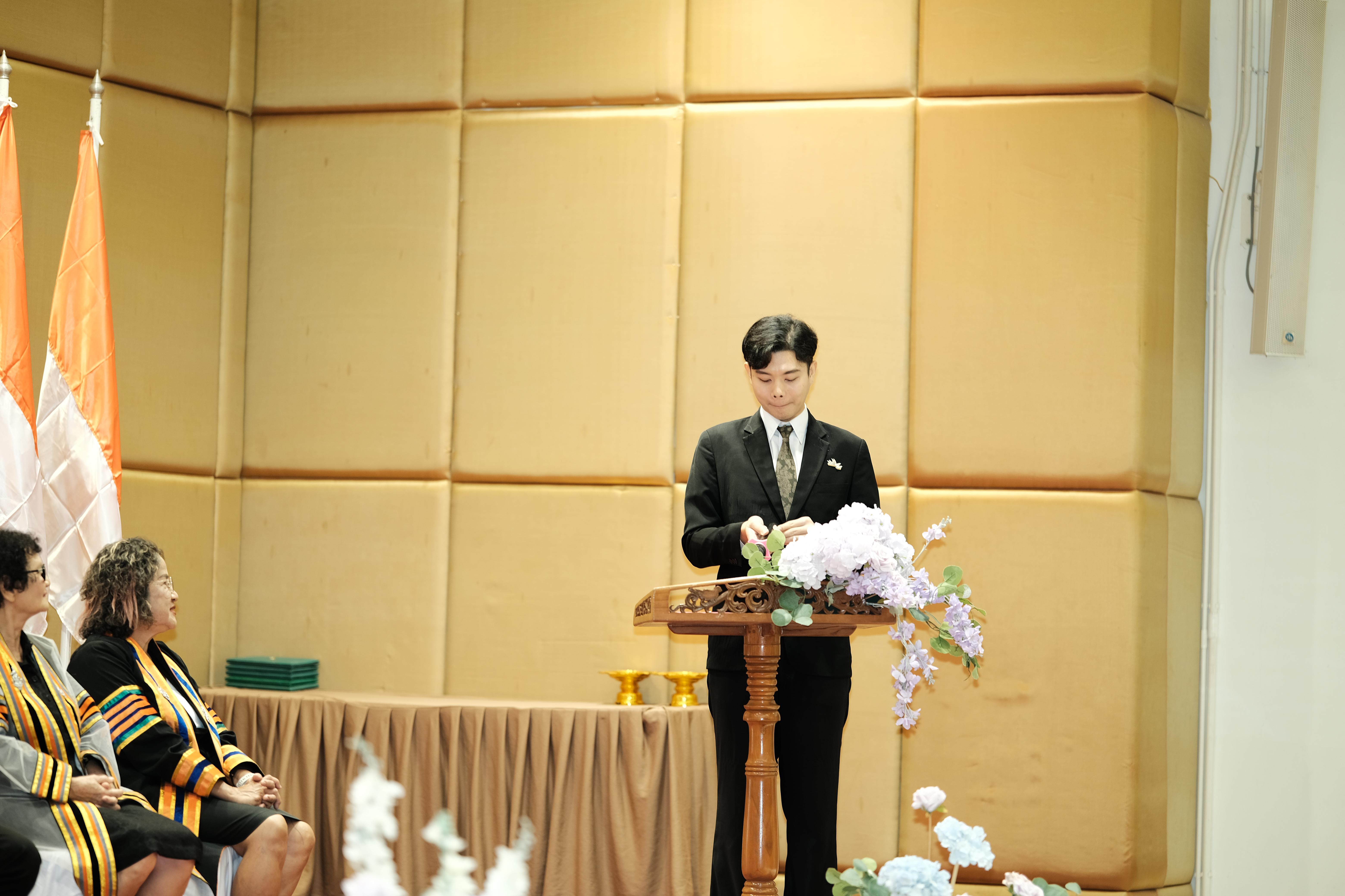 172. คณะครุศาสตร์มหาลัยราชภัฏกำแพงเพชร จัดกิจกรรมมอบเกียรติบัตรและแสดงความยินดีกับผู้สำเร็จการศึกษานักศึกษาหลักสูตรประกาศนียบัตรบัณฑิต สาขาวิชาชีพครู