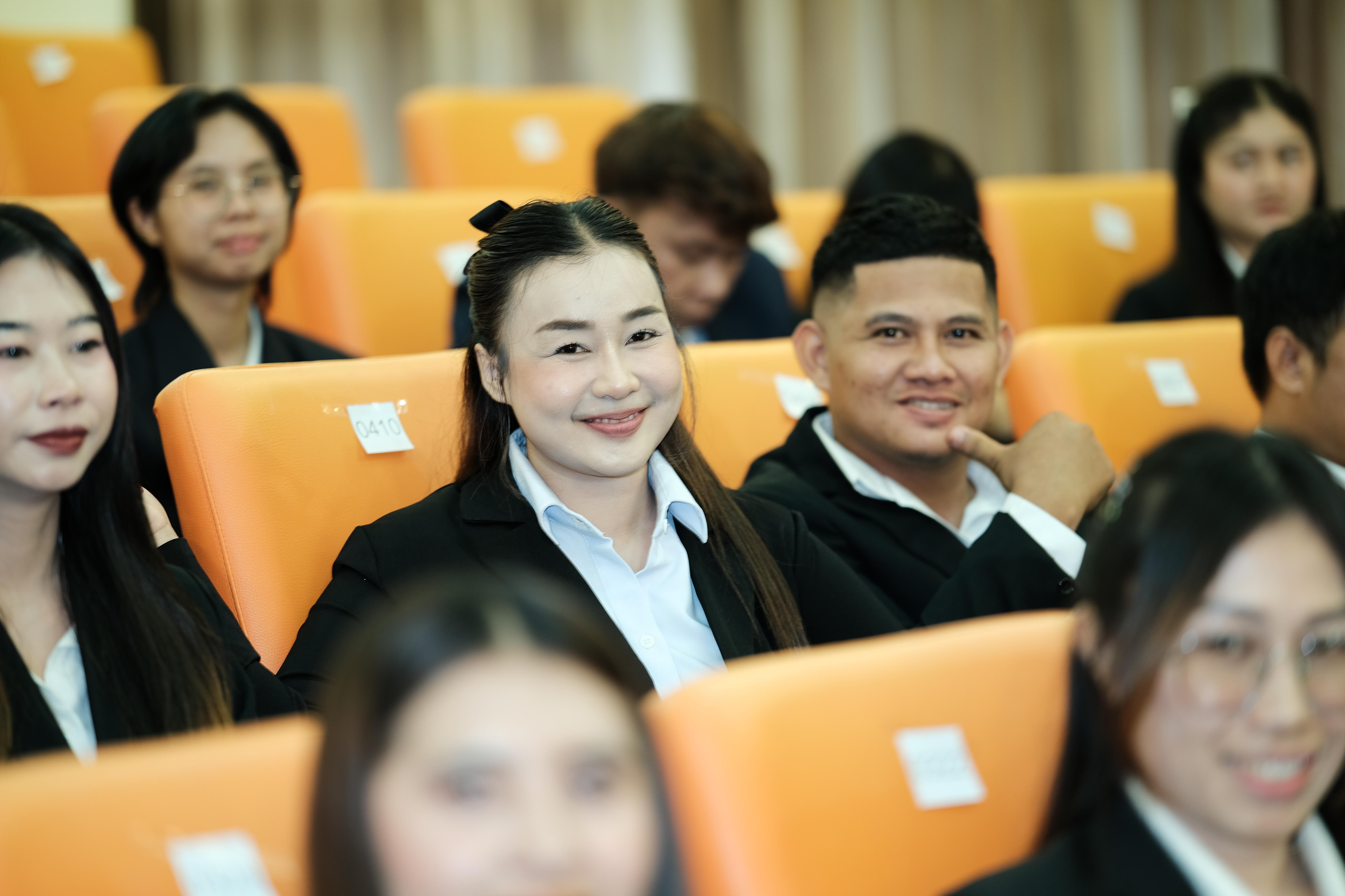 179. คณะครุศาสตร์มหาลัยราชภัฏกำแพงเพชร จัดกิจกรรมมอบเกียรติบัตรและแสดงความยินดีกับผู้สำเร็จการศึกษานักศึกษาหลักสูตรประกาศนียบัตรบัณฑิต สาขาวิชาชีพครู