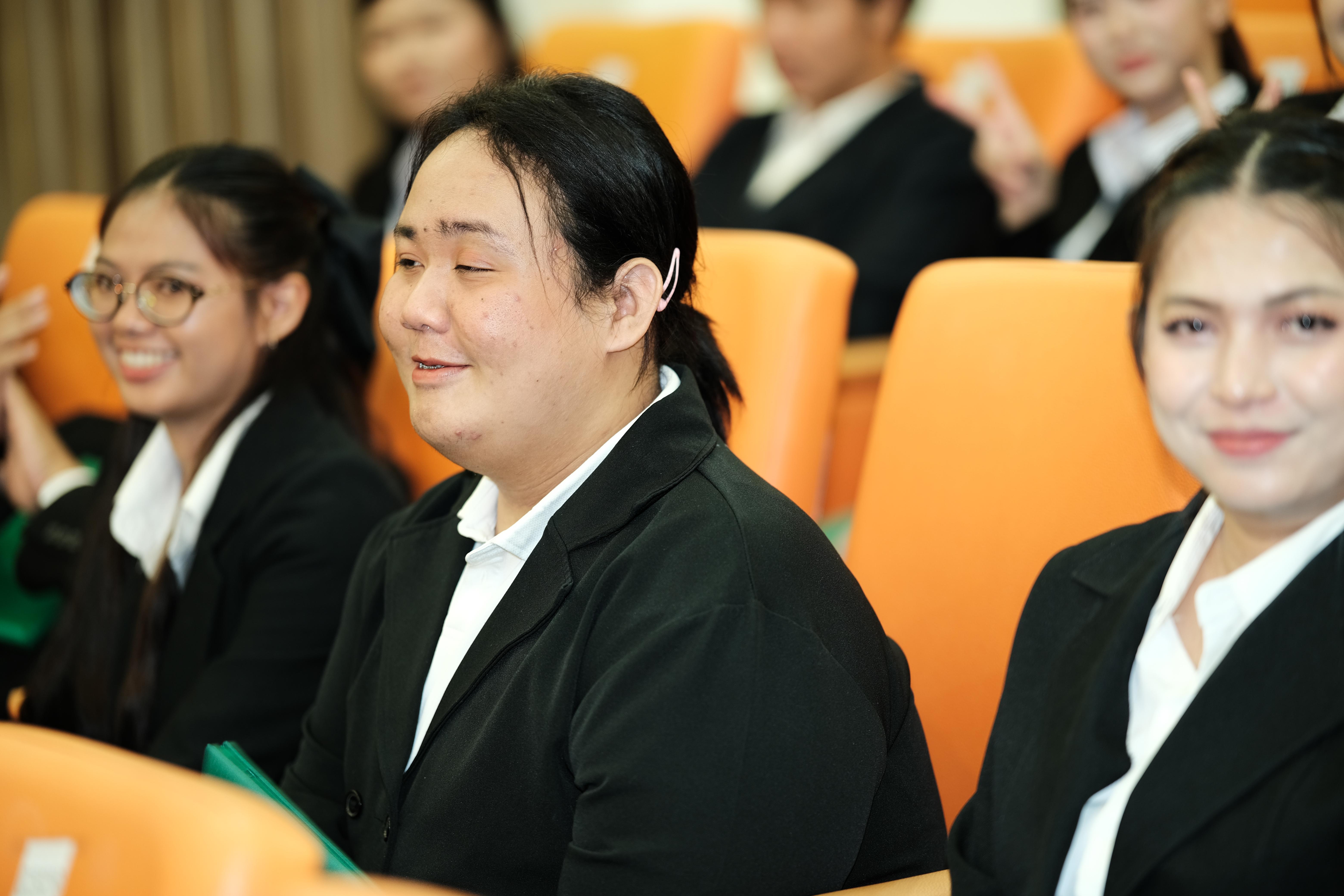 185. คณะครุศาสตร์มหาลัยราชภัฏกำแพงเพชร จัดกิจกรรมมอบเกียรติบัตรและแสดงความยินดีกับผู้สำเร็จการศึกษานักศึกษาหลักสูตรประกาศนียบัตรบัณฑิต สาขาวิชาชีพครู