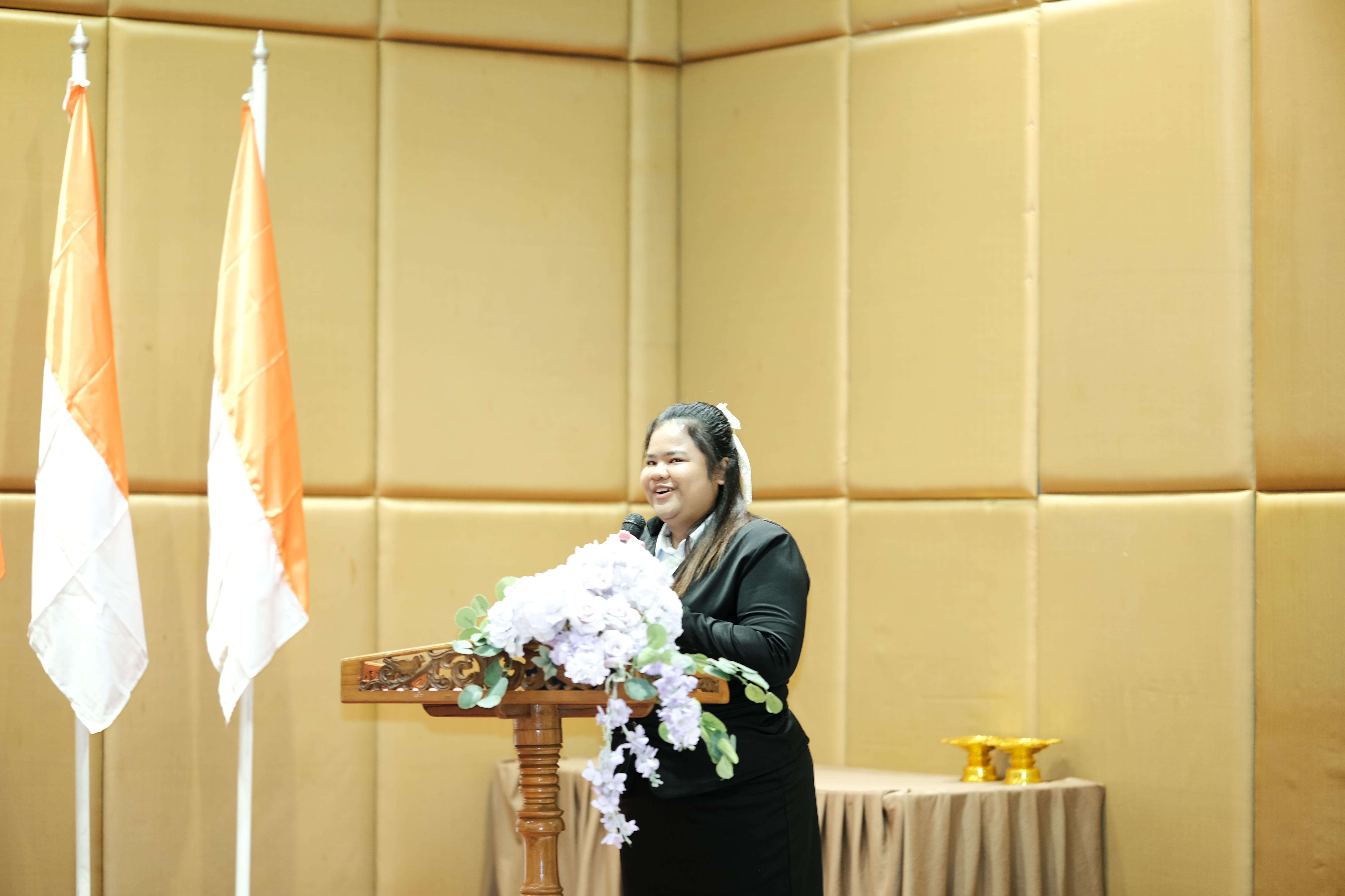 195. คณะครุศาสตร์มหาลัยราชภัฏกำแพงเพชร จัดกิจกรรมมอบเกียรติบัตรและแสดงความยินดีกับผู้สำเร็จการศึกษานักศึกษาหลักสูตรประกาศนียบัตรบัณฑิต สาขาวิชาชีพครู
