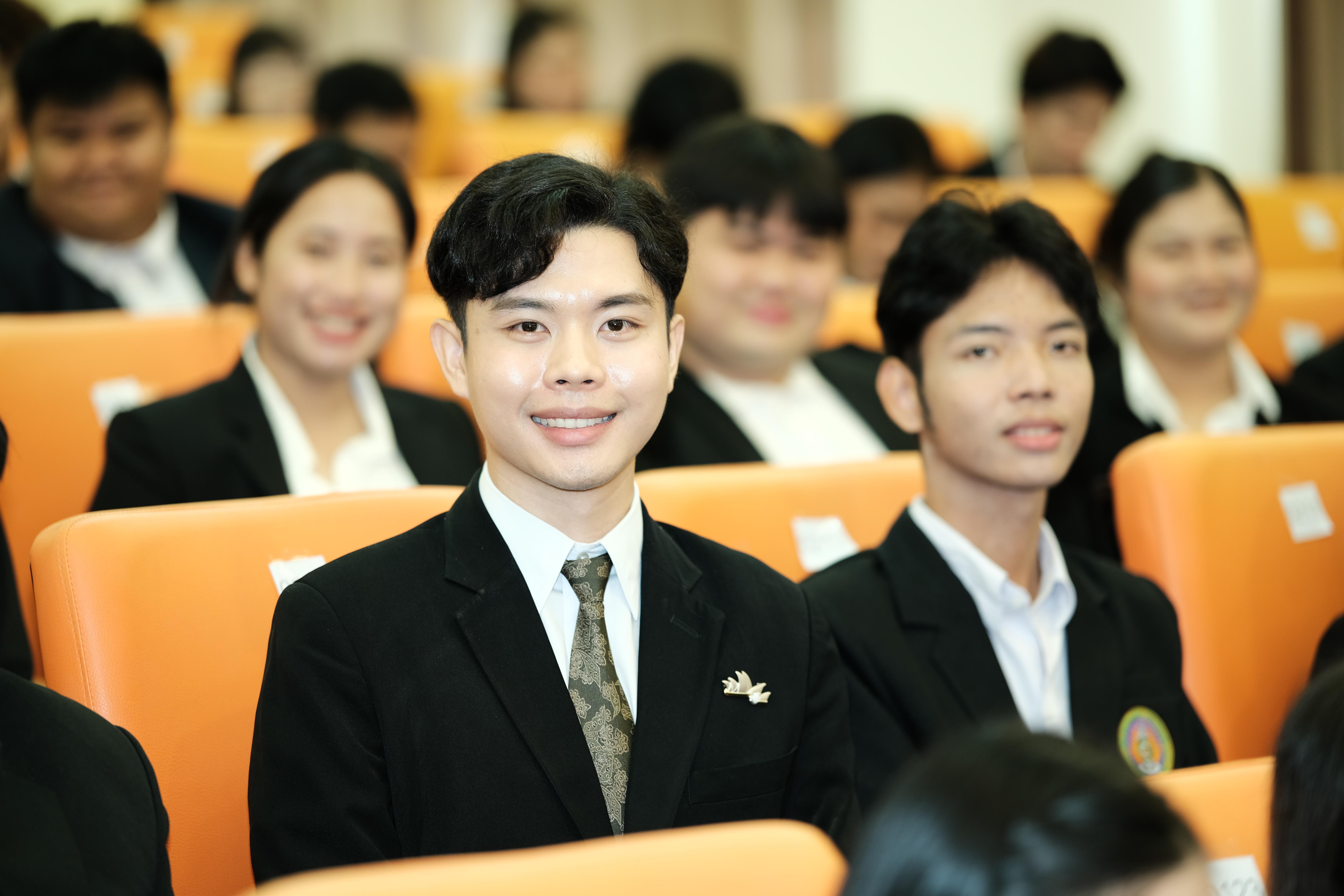 206. คณะครุศาสตร์มหาลัยราชภัฏกำแพงเพชร จัดกิจกรรมมอบเกียรติบัตรและแสดงความยินดีกับผู้สำเร็จการศึกษานักศึกษาหลักสูตรประกาศนียบัตรบัณฑิต สาขาวิชาชีพครู