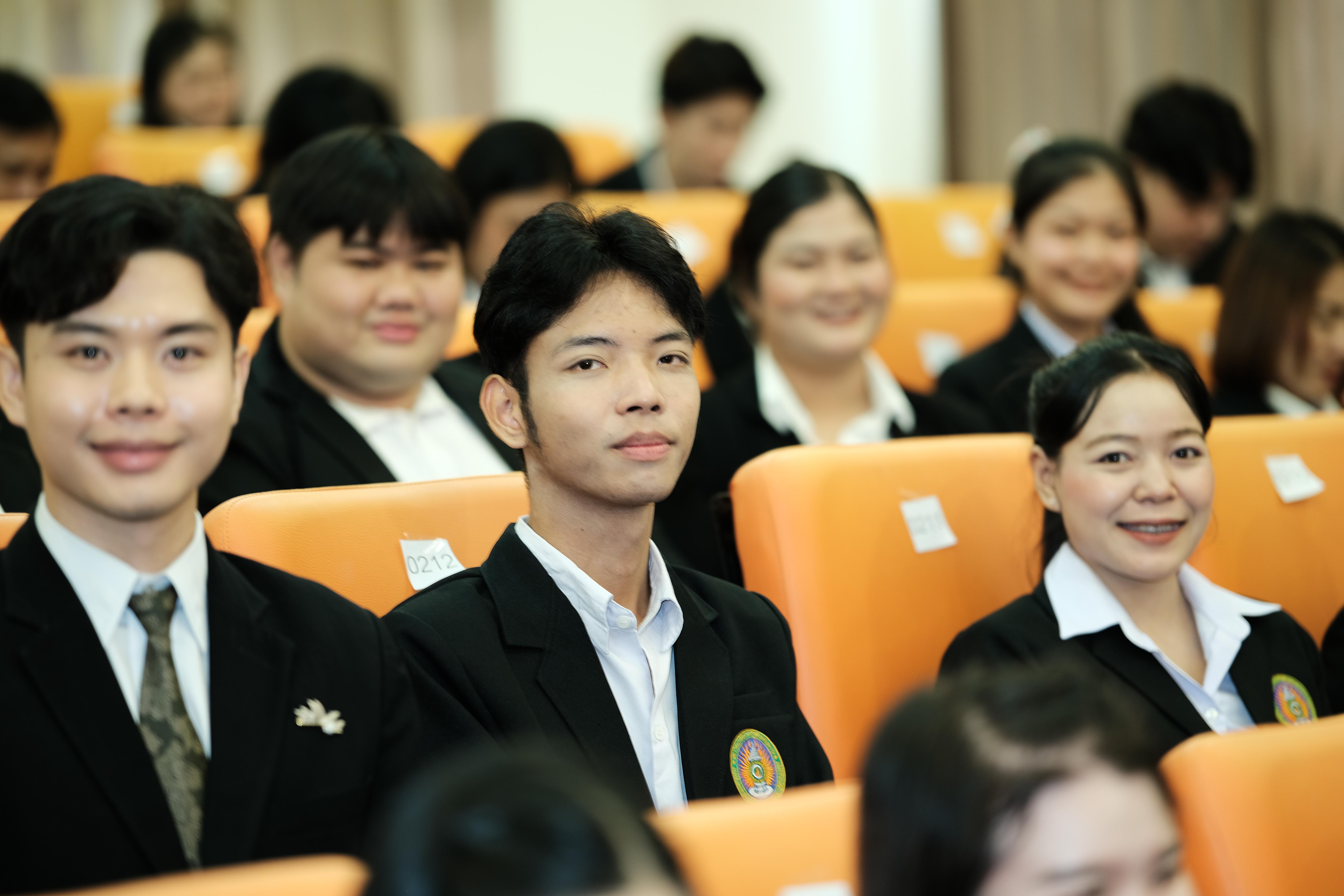 208. คณะครุศาสตร์มหาลัยราชภัฏกำแพงเพชร จัดกิจกรรมมอบเกียรติบัตรและแสดงความยินดีกับผู้สำเร็จการศึกษานักศึกษาหลักสูตรประกาศนียบัตรบัณฑิต สาขาวิชาชีพครู