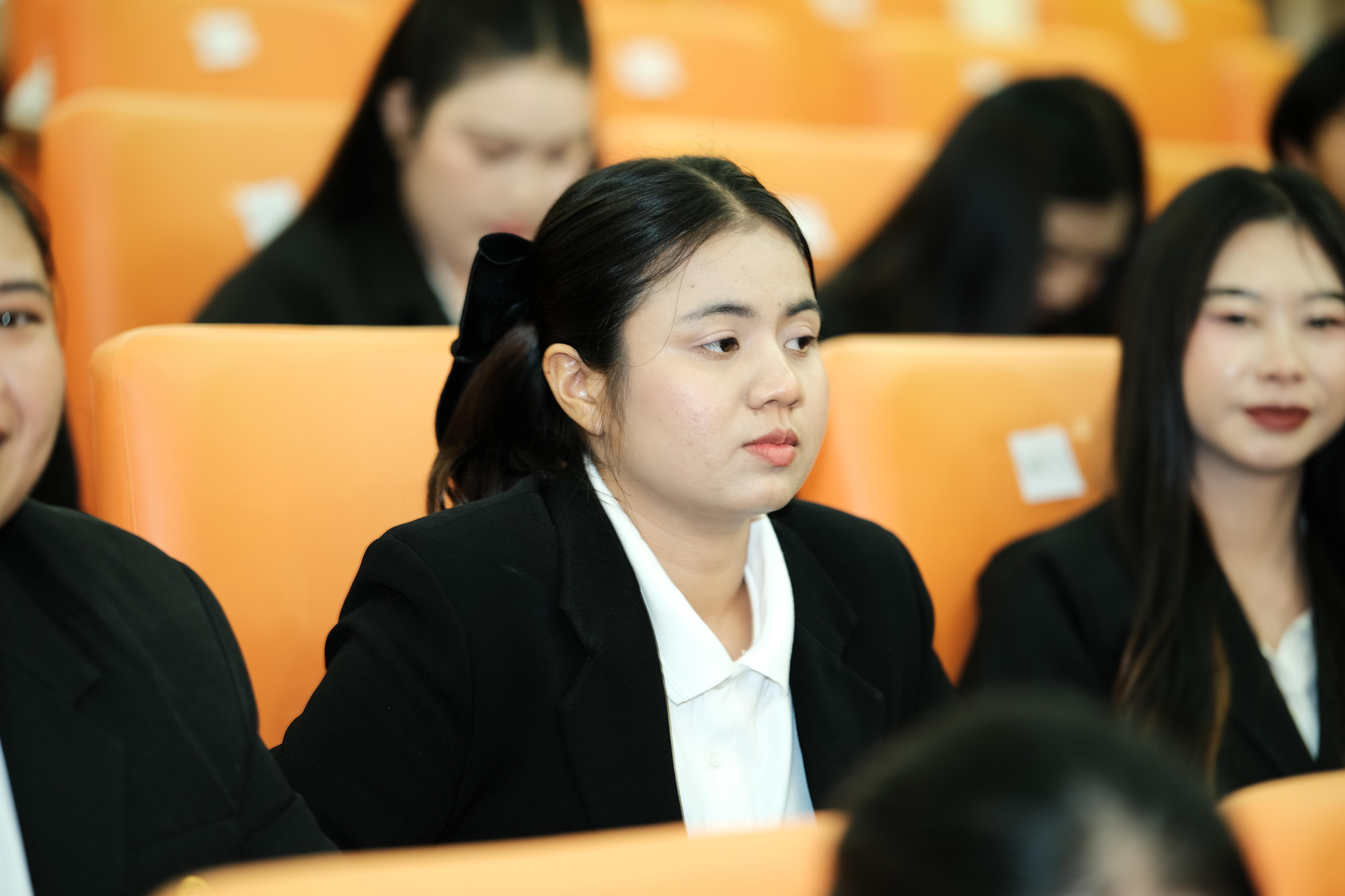 219. คณะครุศาสตร์มหาลัยราชภัฏกำแพงเพชร จัดกิจกรรมมอบเกียรติบัตรและแสดงความยินดีกับผู้สำเร็จการศึกษานักศึกษาหลักสูตรประกาศนียบัตรบัณฑิต สาขาวิชาชีพครู