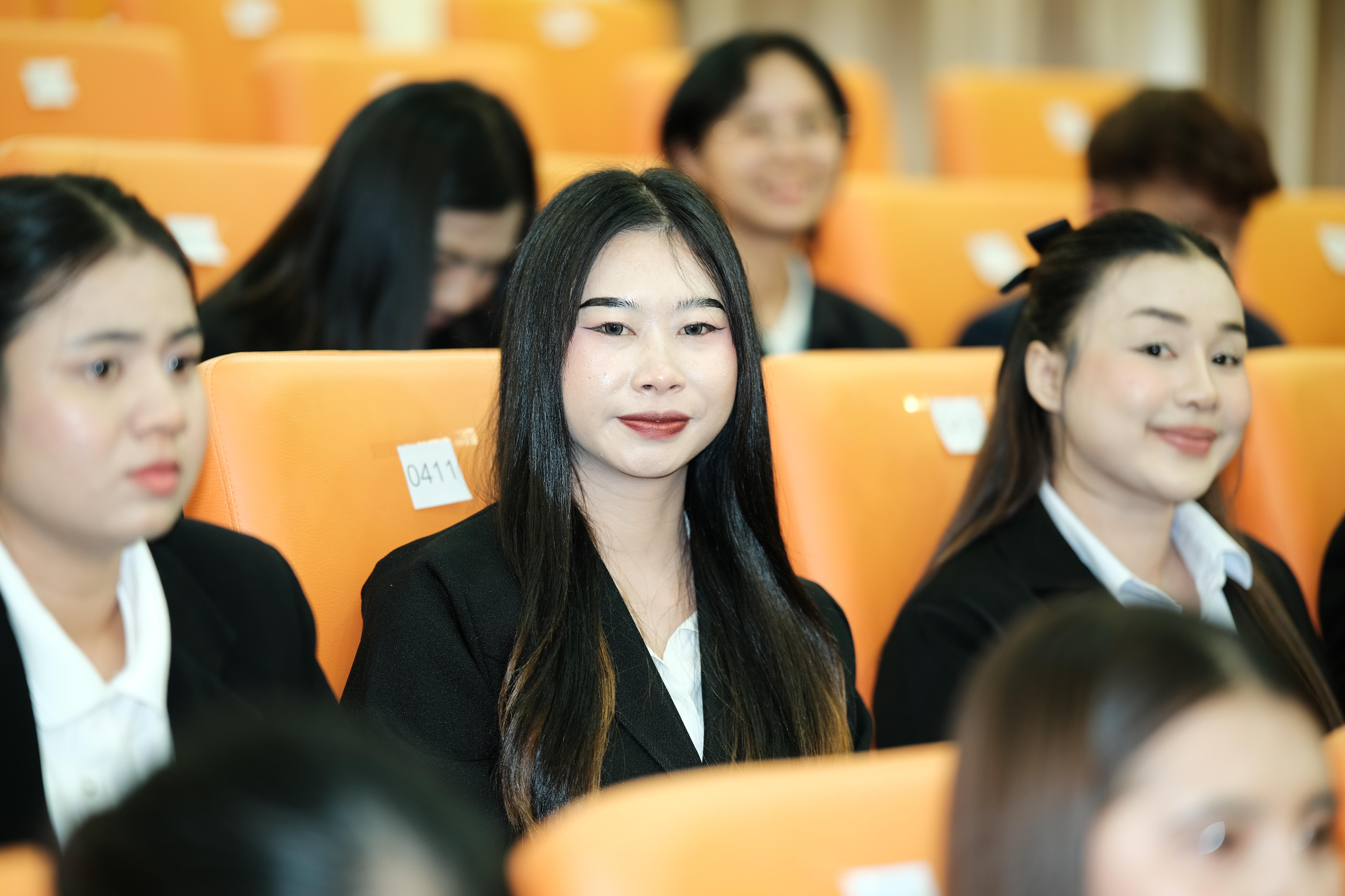 220. คณะครุศาสตร์มหาลัยราชภัฏกำแพงเพชร จัดกิจกรรมมอบเกียรติบัตรและแสดงความยินดีกับผู้สำเร็จการศึกษานักศึกษาหลักสูตรประกาศนียบัตรบัณฑิต สาขาวิชาชีพครู