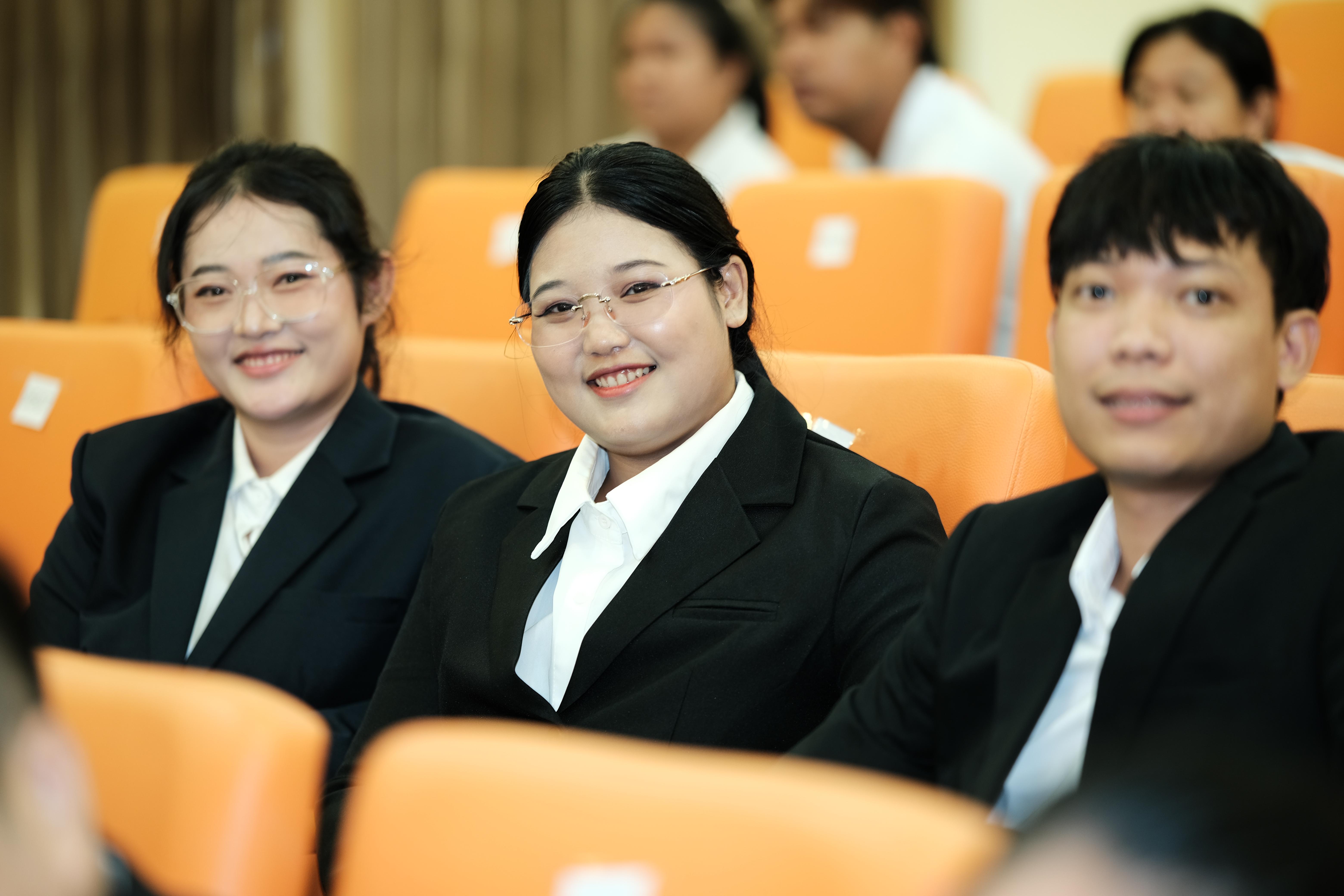 228. คณะครุศาสตร์มหาลัยราชภัฏกำแพงเพชร จัดกิจกรรมมอบเกียรติบัตรและแสดงความยินดีกับผู้สำเร็จการศึกษานักศึกษาหลักสูตรประกาศนียบัตรบัณฑิต สาขาวิชาชีพครู