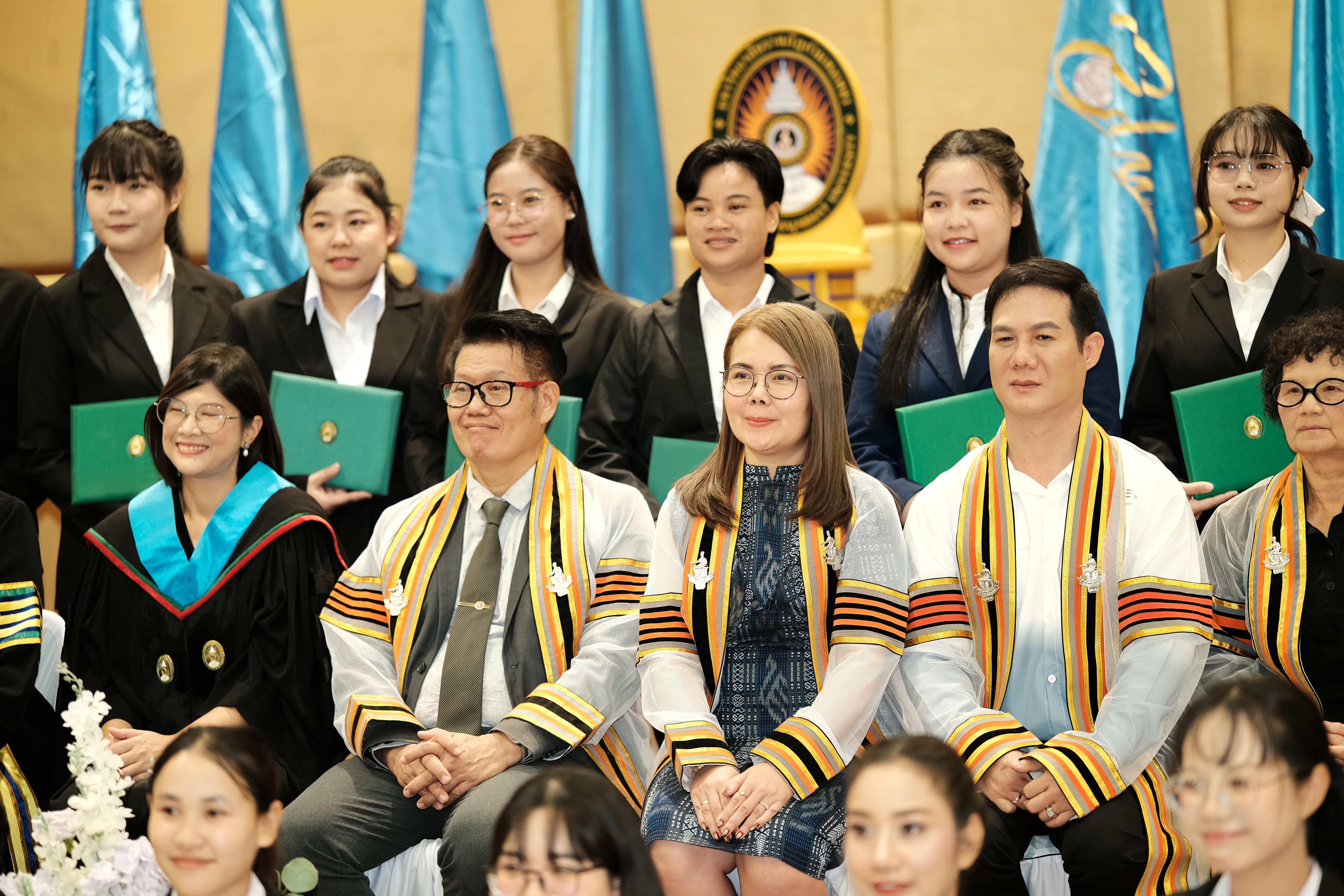 234. คณะครุศาสตร์มหาลัยราชภัฏกำแพงเพชร จัดกิจกรรมมอบเกียรติบัตรและแสดงความยินดีกับผู้สำเร็จการศึกษานักศึกษาหลักสูตรประกาศนียบัตรบัณฑิต สาขาวิชาชีพครู