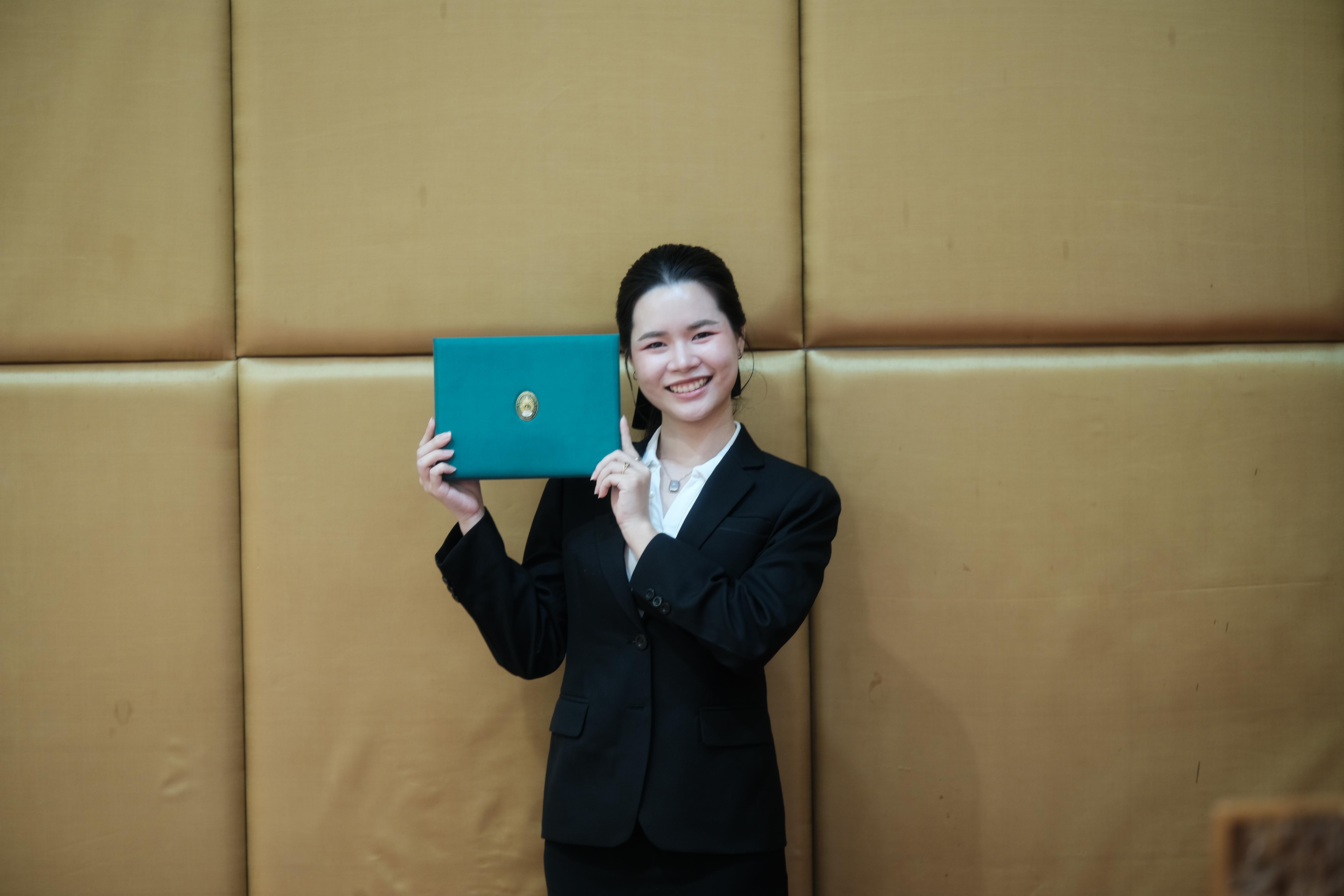 249. คณะครุศาสตร์มหาลัยราชภัฏกำแพงเพชร จัดกิจกรรมมอบเกียรติบัตรและแสดงความยินดีกับผู้สำเร็จการศึกษานักศึกษาหลักสูตรประกาศนียบัตรบัณฑิต สาขาวิชาชีพครู