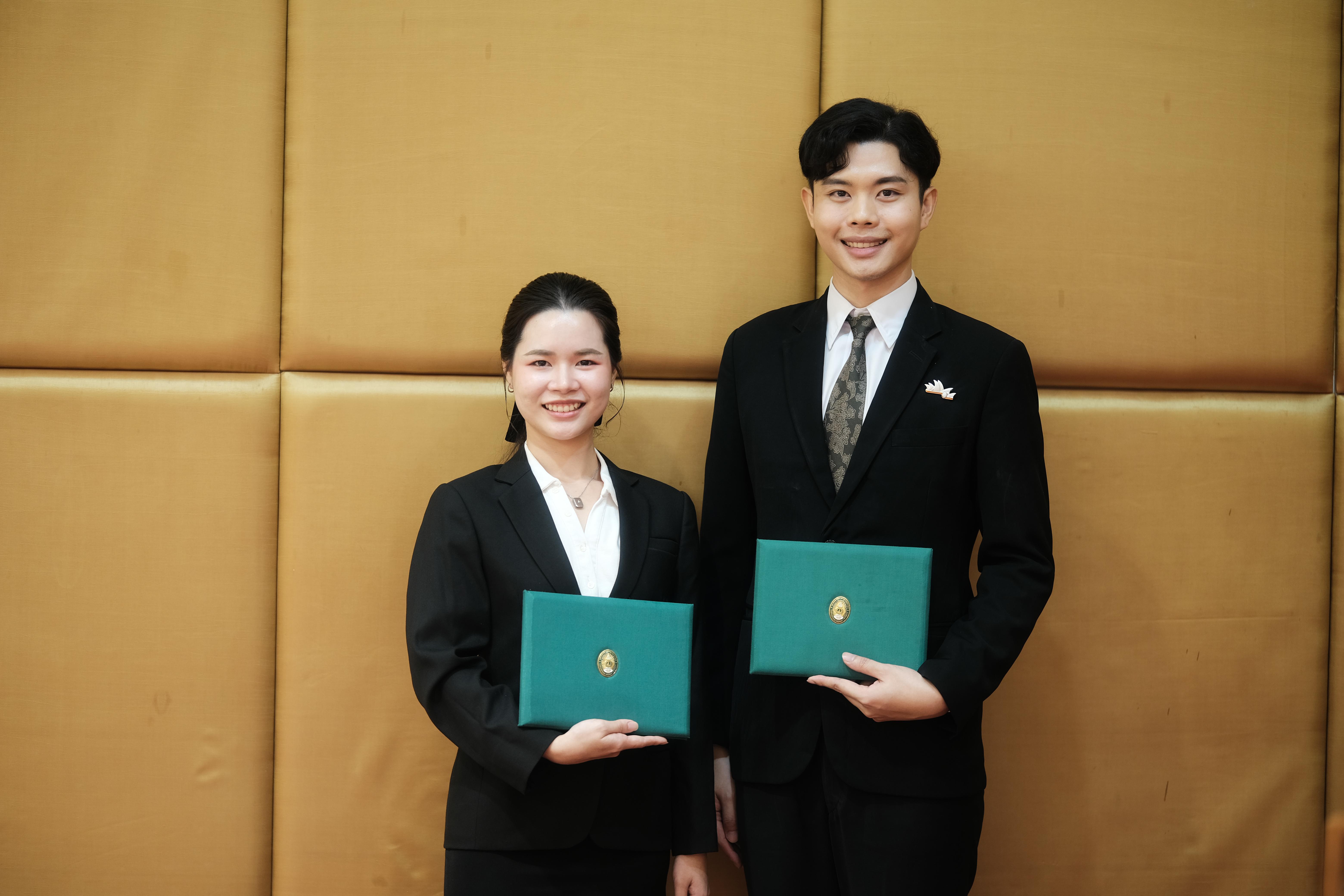 253. คณะครุศาสตร์มหาลัยราชภัฏกำแพงเพชร จัดกิจกรรมมอบเกียรติบัตรและแสดงความยินดีกับผู้สำเร็จการศึกษานักศึกษาหลักสูตรประกาศนียบัตรบัณฑิต สาขาวิชาชีพครู