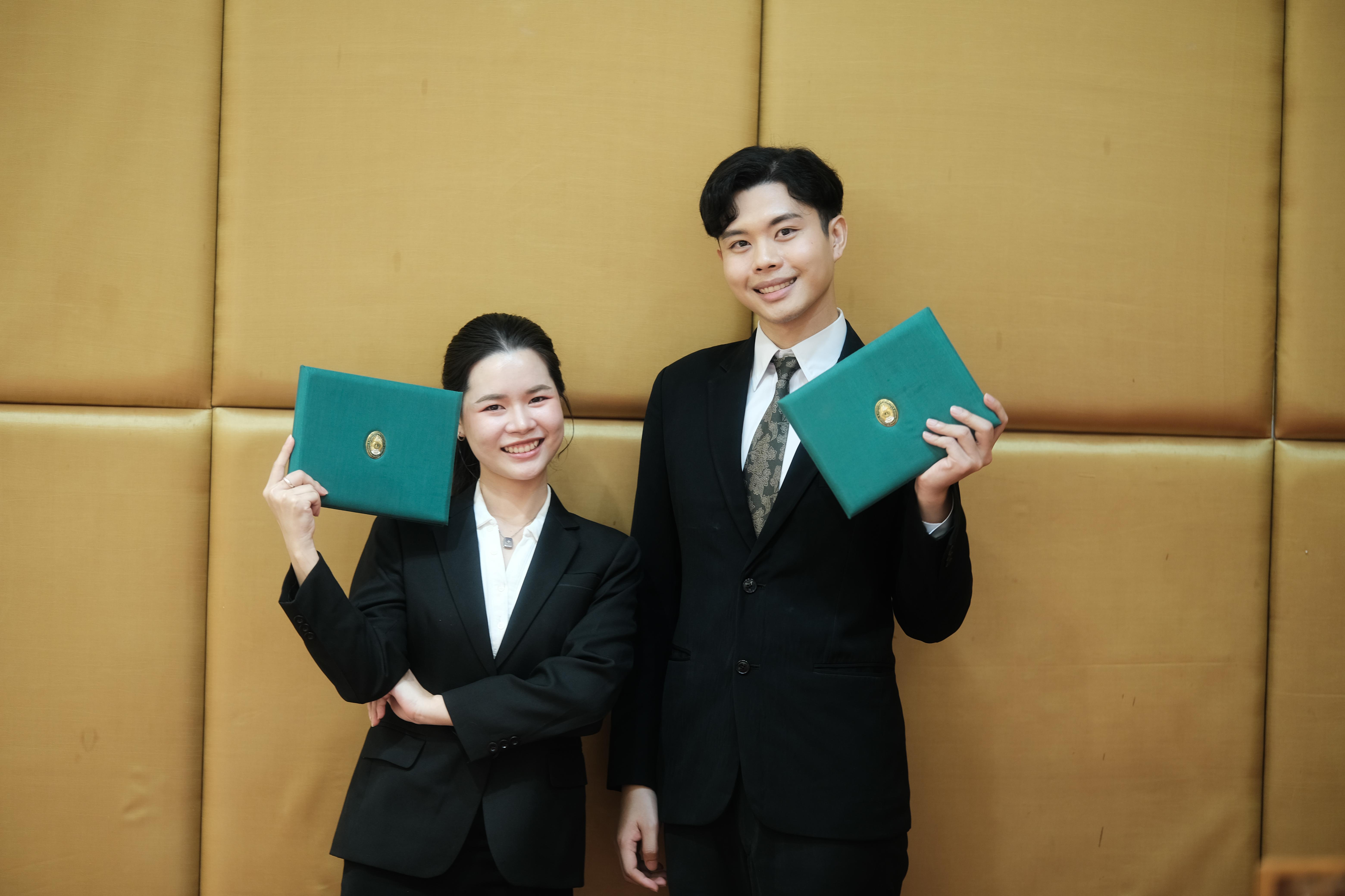 257. คณะครุศาสตร์มหาลัยราชภัฏกำแพงเพชร จัดกิจกรรมมอบเกียรติบัตรและแสดงความยินดีกับผู้สำเร็จการศึกษานักศึกษาหลักสูตรประกาศนียบัตรบัณฑิต สาขาวิชาชีพครู