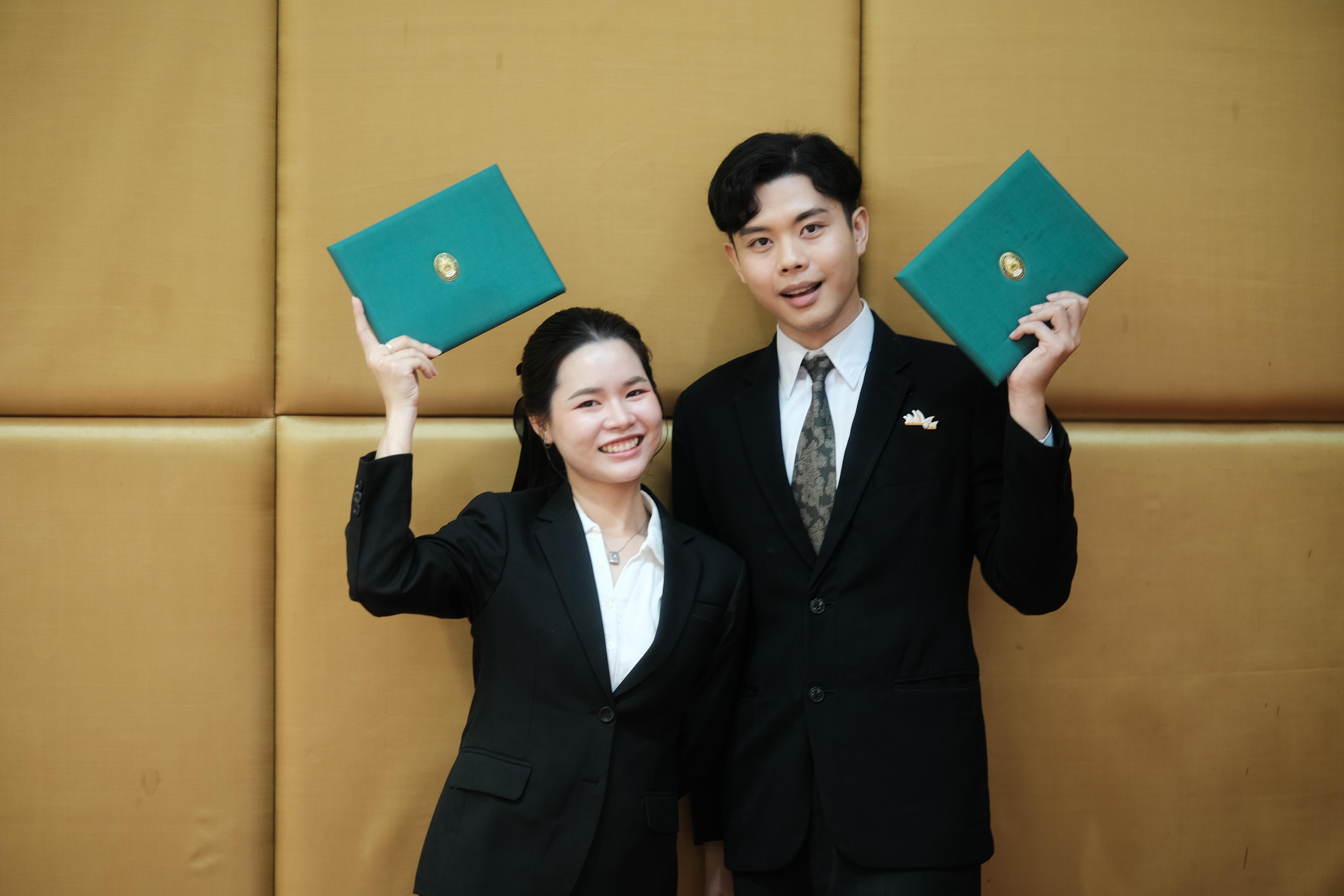 259. คณะครุศาสตร์มหาลัยราชภัฏกำแพงเพชร จัดกิจกรรมมอบเกียรติบัตรและแสดงความยินดีกับผู้สำเร็จการศึกษานักศึกษาหลักสูตรประกาศนียบัตรบัณฑิต สาขาวิชาชีพครู