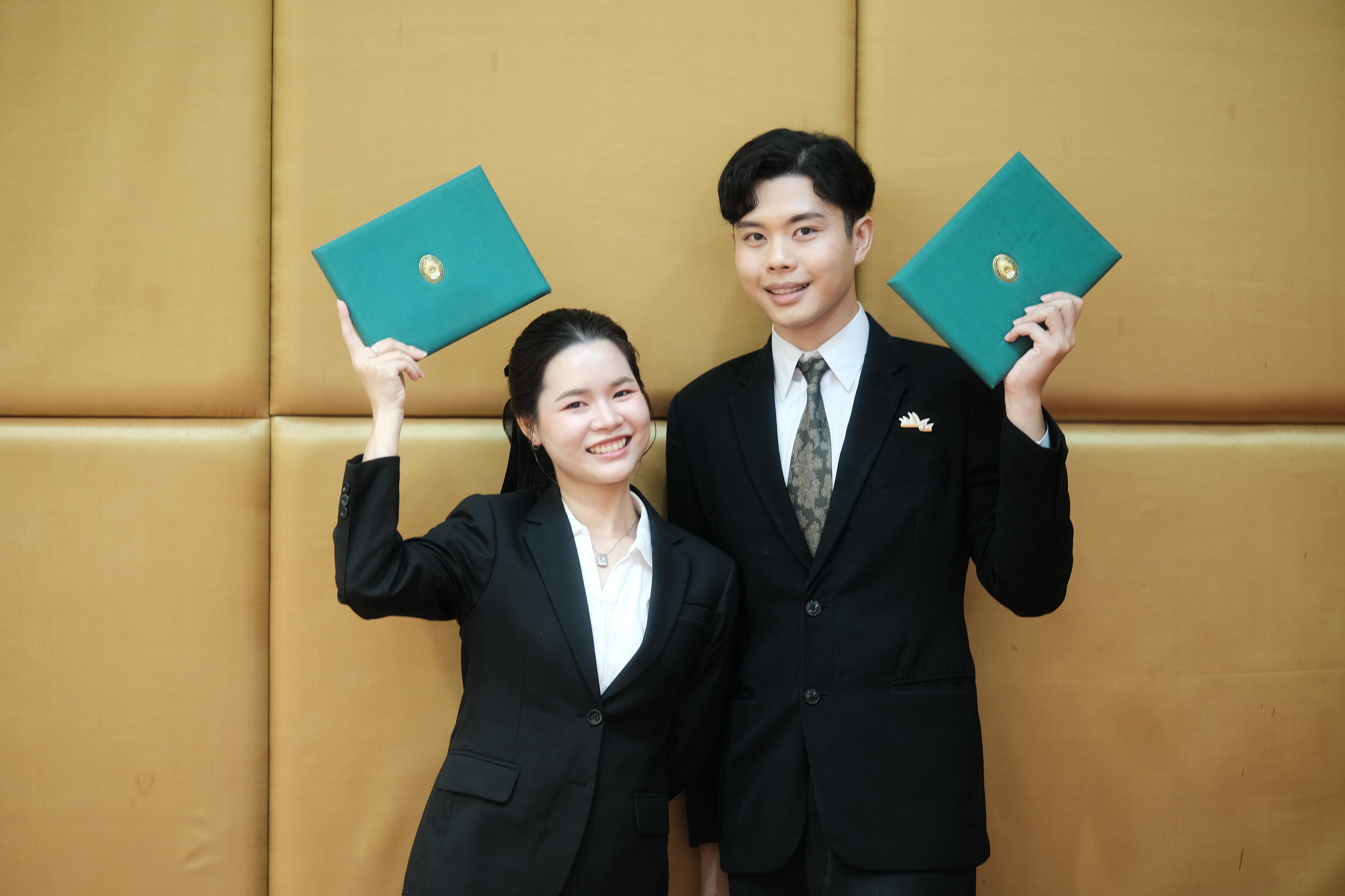 260. คณะครุศาสตร์มหาลัยราชภัฏกำแพงเพชร จัดกิจกรรมมอบเกียรติบัตรและแสดงความยินดีกับผู้สำเร็จการศึกษานักศึกษาหลักสูตรประกาศนียบัตรบัณฑิต สาขาวิชาชีพครู