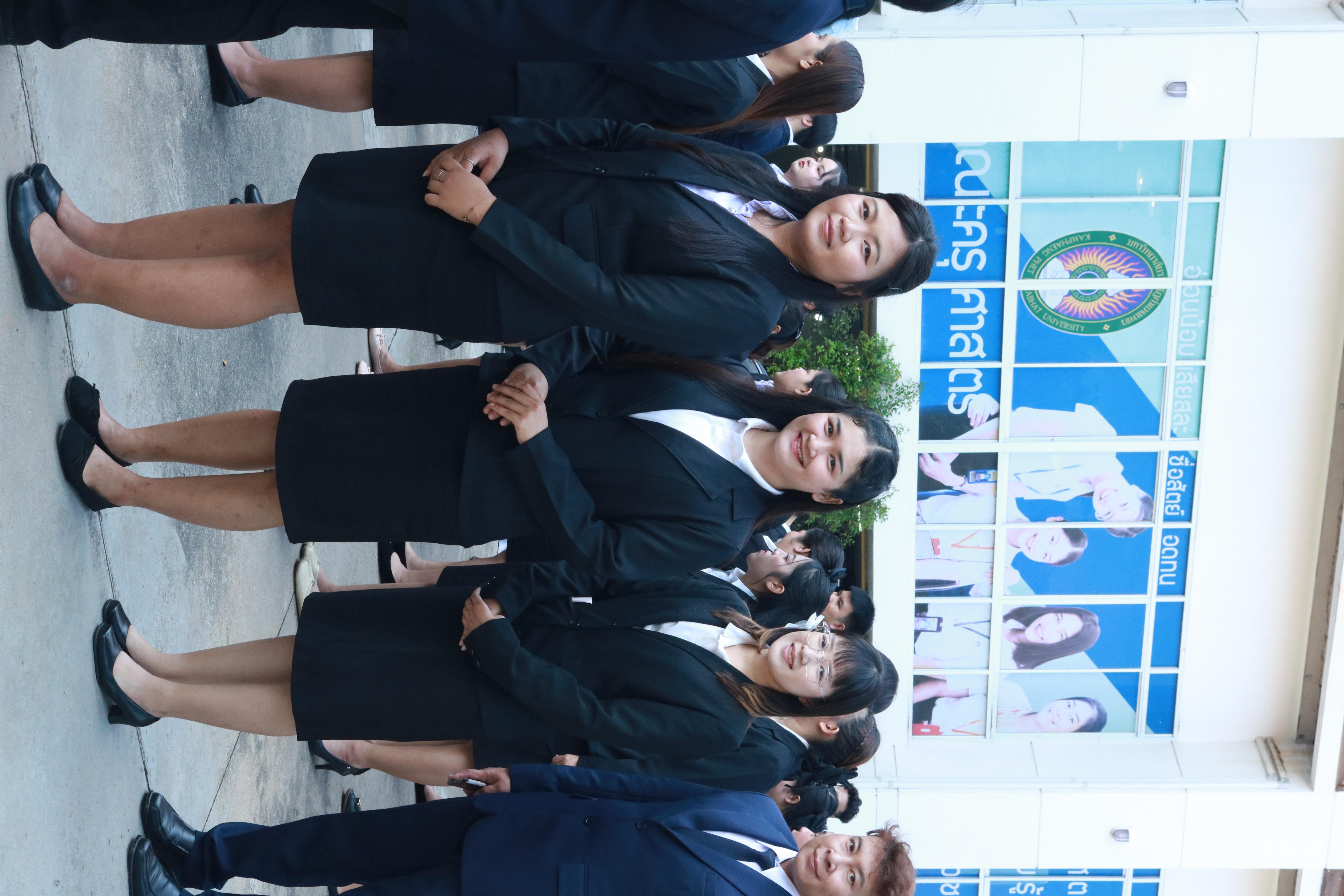 272. คณะครุศาสตร์มหาลัยราชภัฏกำแพงเพชร จัดกิจกรรมมอบเกียรติบัตรและแสดงความยินดีกับผู้สำเร็จการศึกษานักศึกษาหลักสูตรประกาศนียบัตรบัณฑิต สาขาวิชาชีพครู