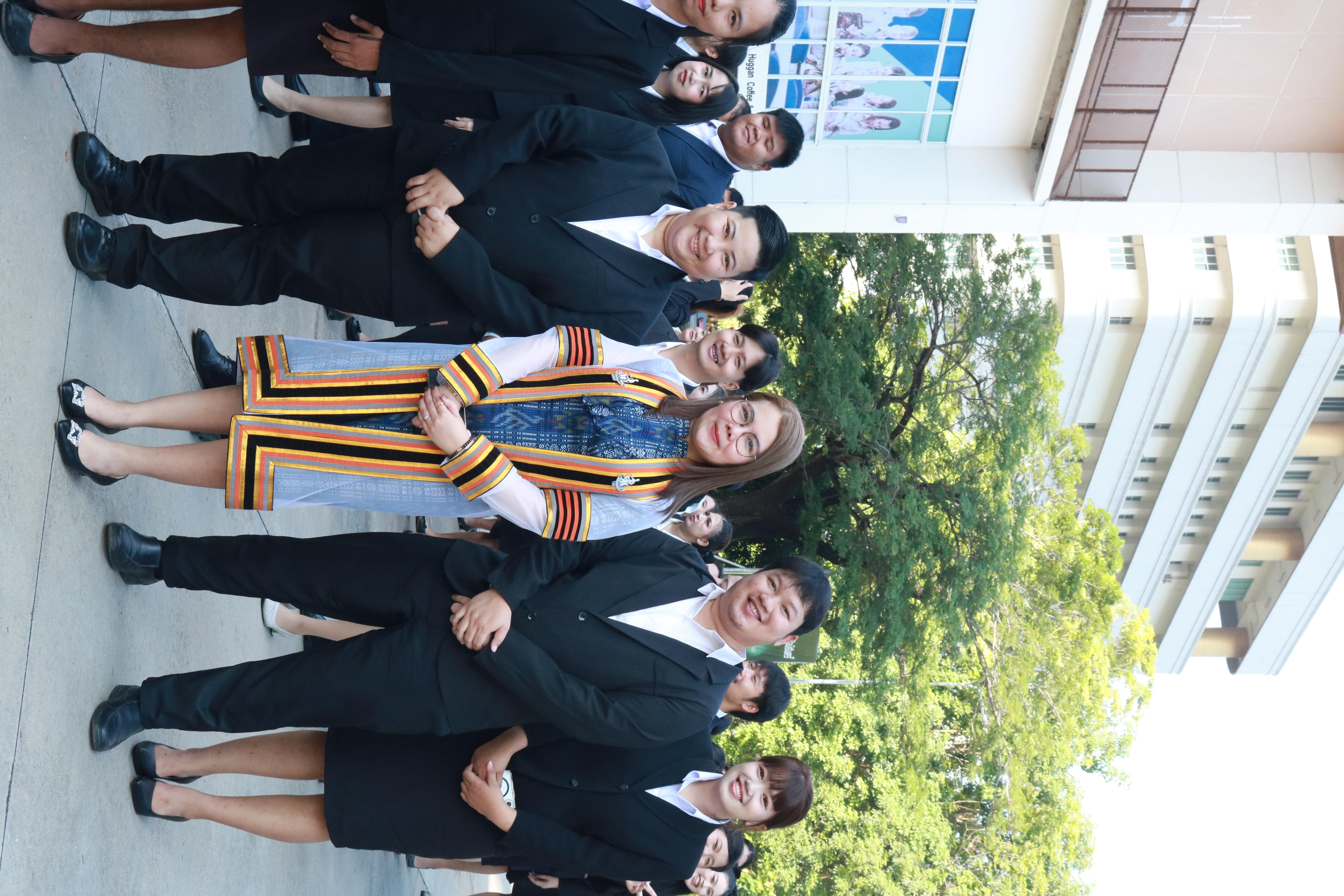 273. คณะครุศาสตร์มหาลัยราชภัฏกำแพงเพชร จัดกิจกรรมมอบเกียรติบัตรและแสดงความยินดีกับผู้สำเร็จการศึกษานักศึกษาหลักสูตรประกาศนียบัตรบัณฑิต สาขาวิชาชีพครู