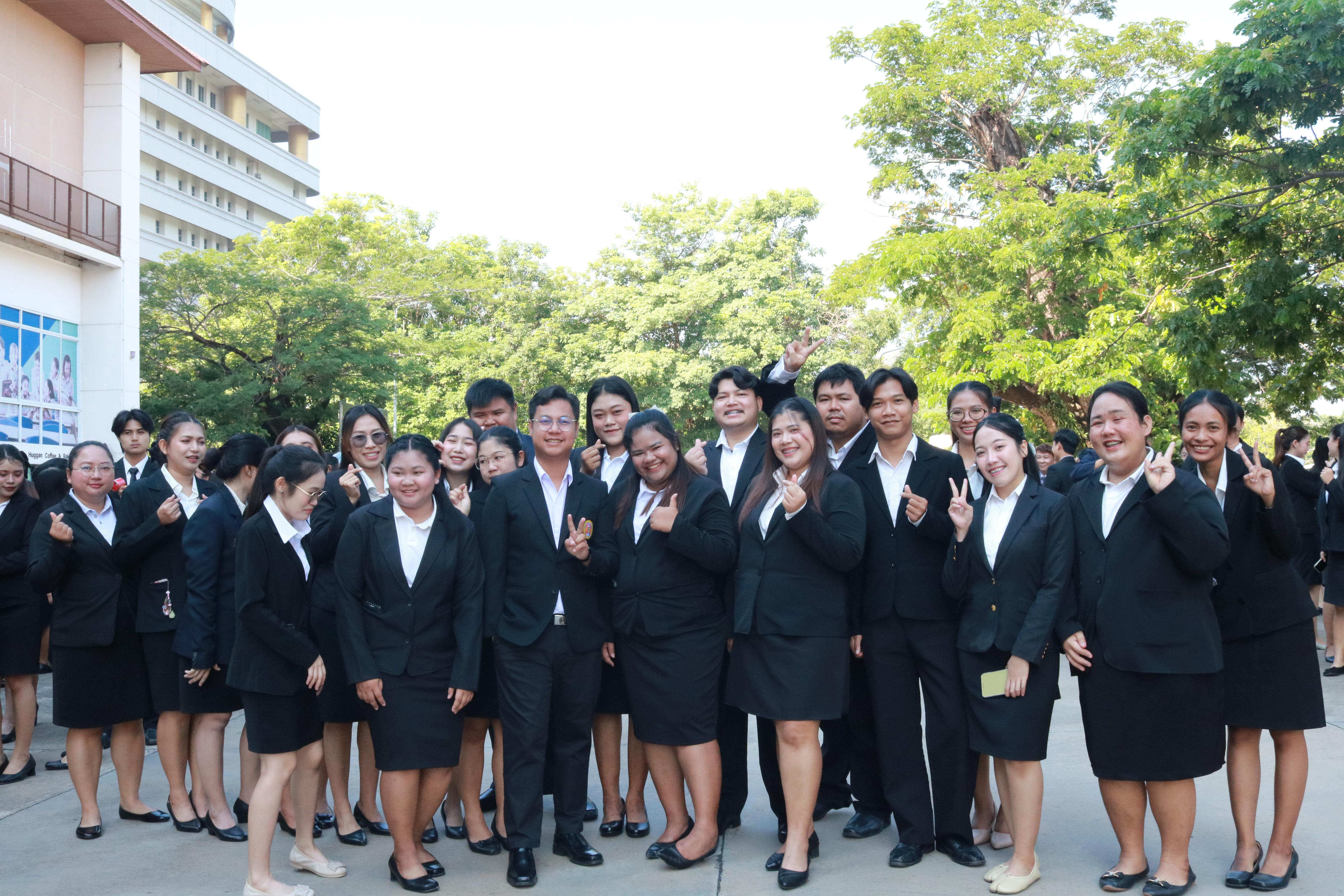 286. คณะครุศาสตร์มหาลัยราชภัฏกำแพงเพชร จัดกิจกรรมมอบเกียรติบัตรและแสดงความยินดีกับผู้สำเร็จการศึกษานักศึกษาหลักสูตรประกาศนียบัตรบัณฑิต สาขาวิชาชีพครู
