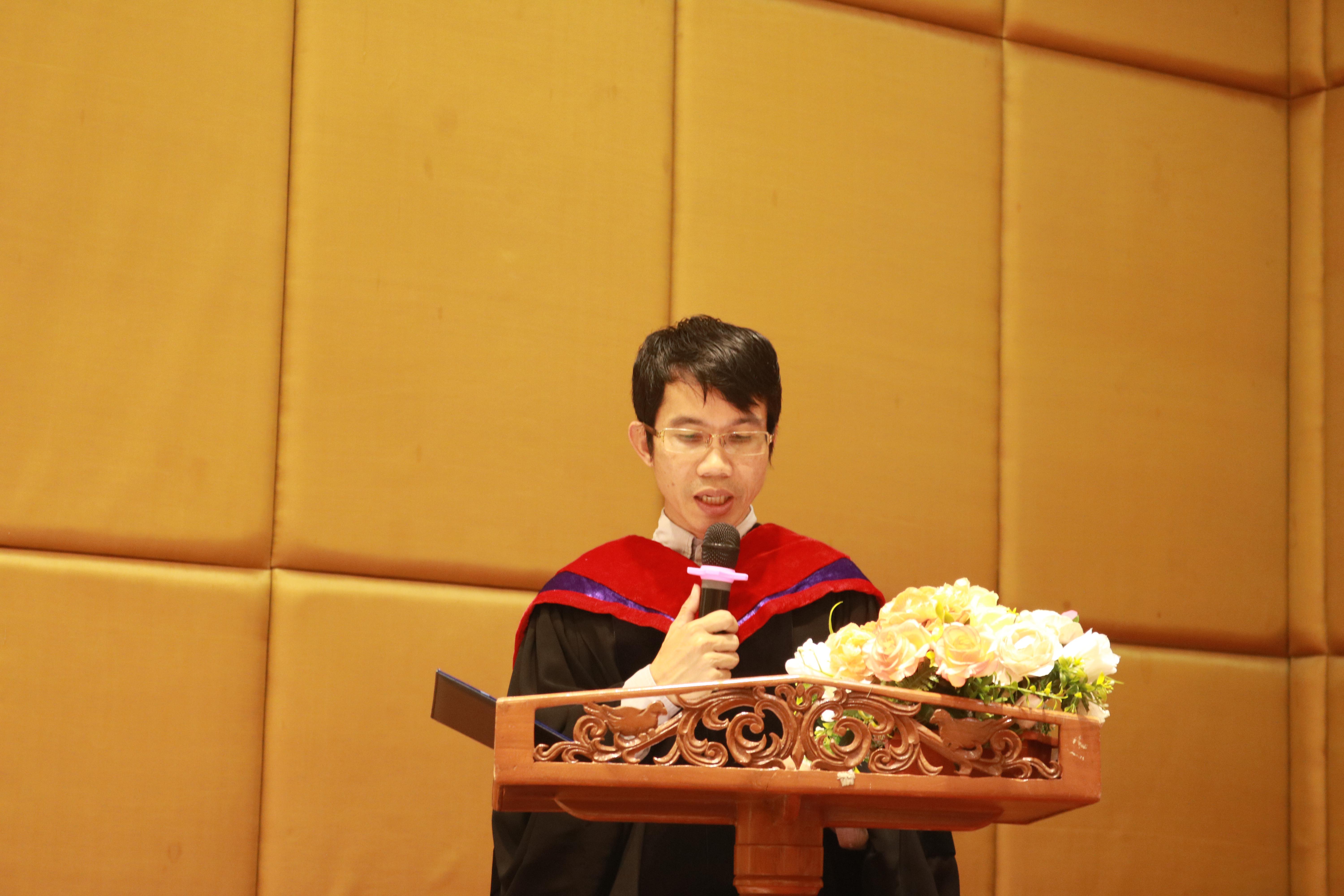 301. คณะครุศาสตร์มหาลัยราชภัฏกำแพงเพชร จัดกิจกรรมมอบเกียรติบัตรและแสดงความยินดีกับผู้สำเร็จการศึกษานักศึกษาหลักสูตรประกาศนียบัตรบัณฑิต สาขาวิชาชีพครู