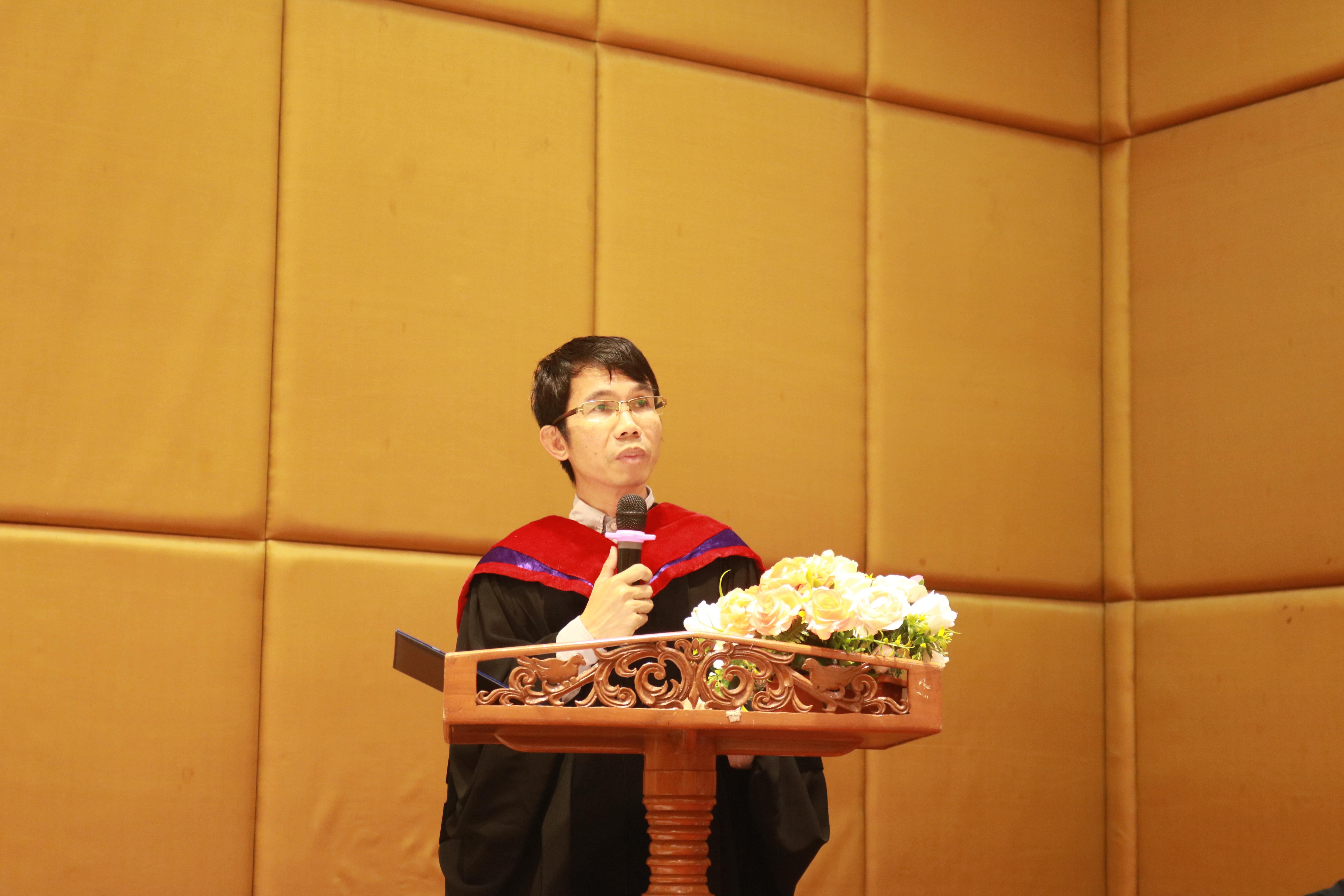 303. คณะครุศาสตร์มหาลัยราชภัฏกำแพงเพชร จัดกิจกรรมมอบเกียรติบัตรและแสดงความยินดีกับผู้สำเร็จการศึกษานักศึกษาหลักสูตรประกาศนียบัตรบัณฑิต สาขาวิชาชีพครู