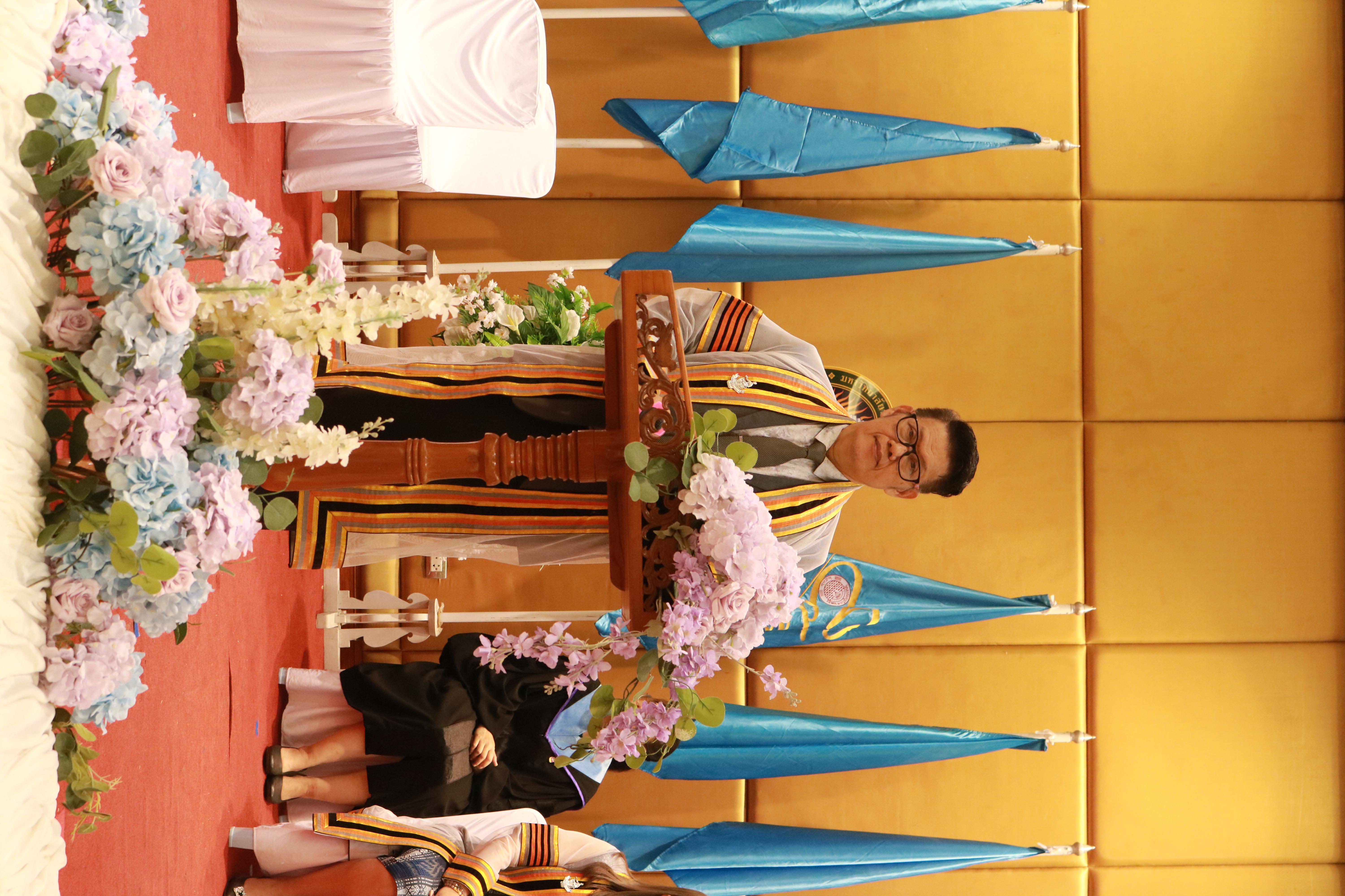 306. คณะครุศาสตร์มหาลัยราชภัฏกำแพงเพชร จัดกิจกรรมมอบเกียรติบัตรและแสดงความยินดีกับผู้สำเร็จการศึกษานักศึกษาหลักสูตรประกาศนียบัตรบัณฑิต สาขาวิชาชีพครู