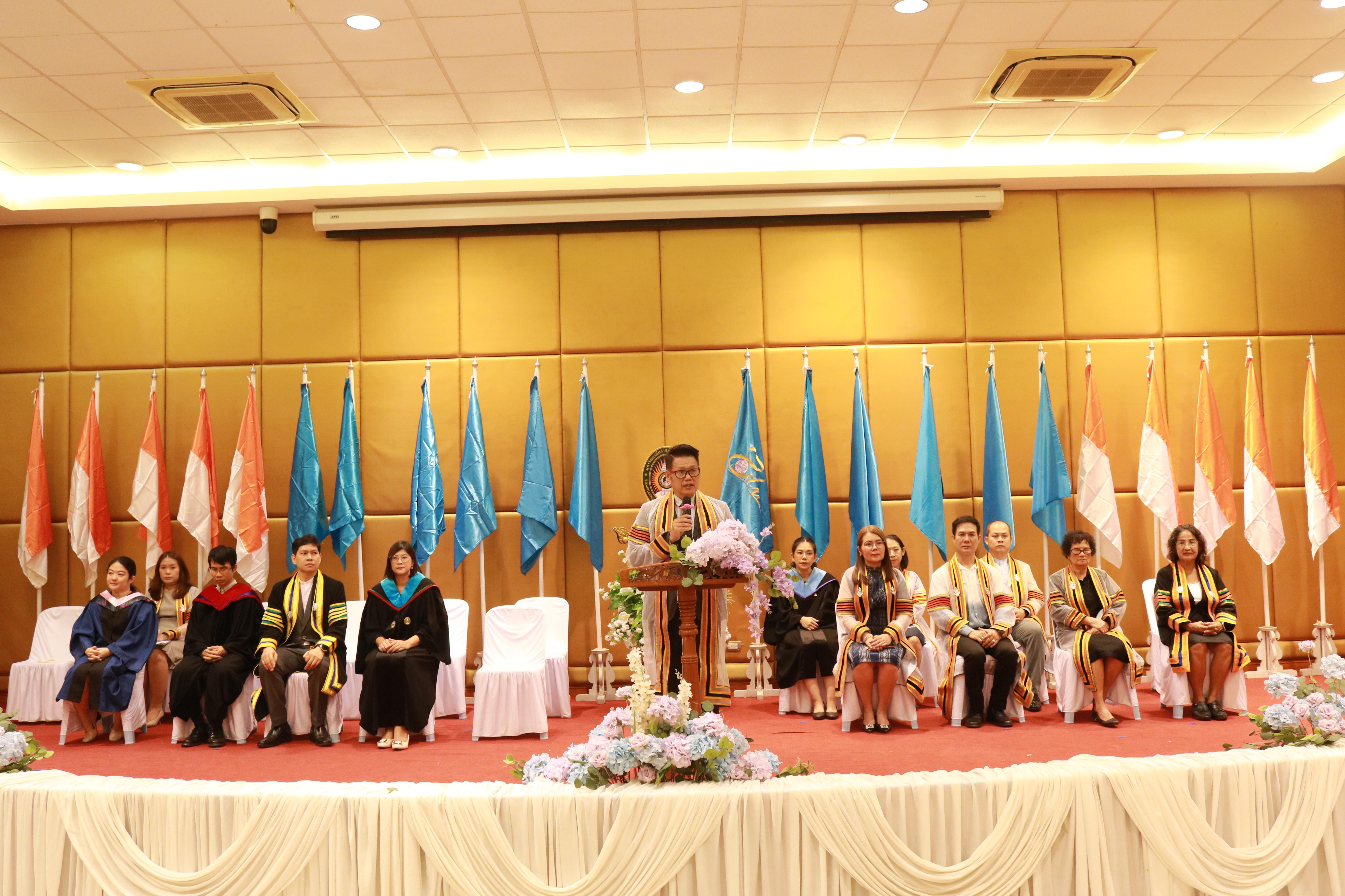 308. คณะครุศาสตร์มหาลัยราชภัฏกำแพงเพชร จัดกิจกรรมมอบเกียรติบัตรและแสดงความยินดีกับผู้สำเร็จการศึกษานักศึกษาหลักสูตรประกาศนียบัตรบัณฑิต สาขาวิชาชีพครู