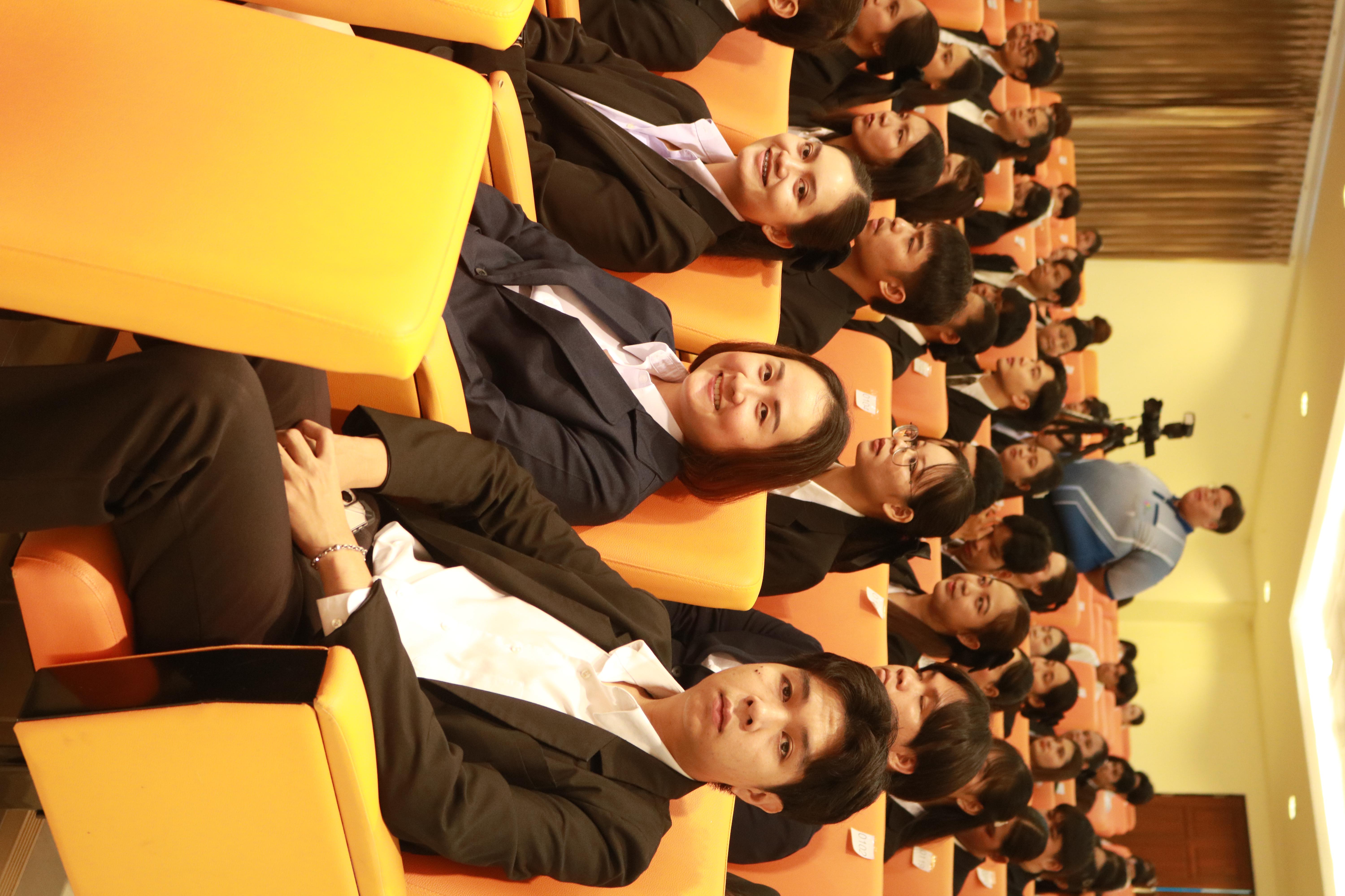 317. คณะครุศาสตร์มหาลัยราชภัฏกำแพงเพชร จัดกิจกรรมมอบเกียรติบัตรและแสดงความยินดีกับผู้สำเร็จการศึกษานักศึกษาหลักสูตรประกาศนียบัตรบัณฑิต สาขาวิชาชีพครู