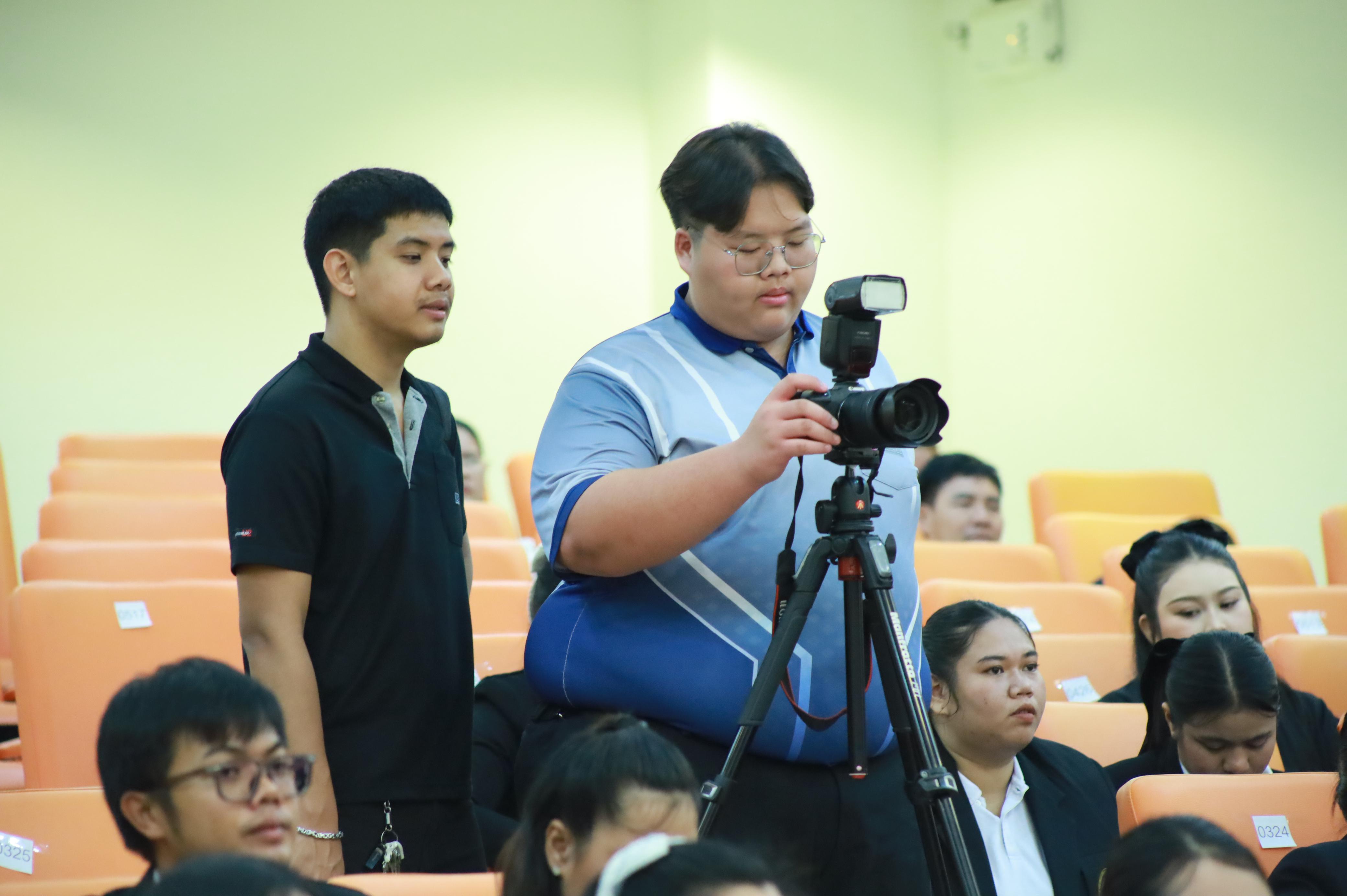 361. คณะครุศาสตร์มหาลัยราชภัฏกำแพงเพชร จัดกิจกรรมมอบเกียรติบัตรและแสดงความยินดีกับผู้สำเร็จการศึกษานักศึกษาหลักสูตรประกาศนียบัตรบัณฑิต สาขาวิชาชีพครู