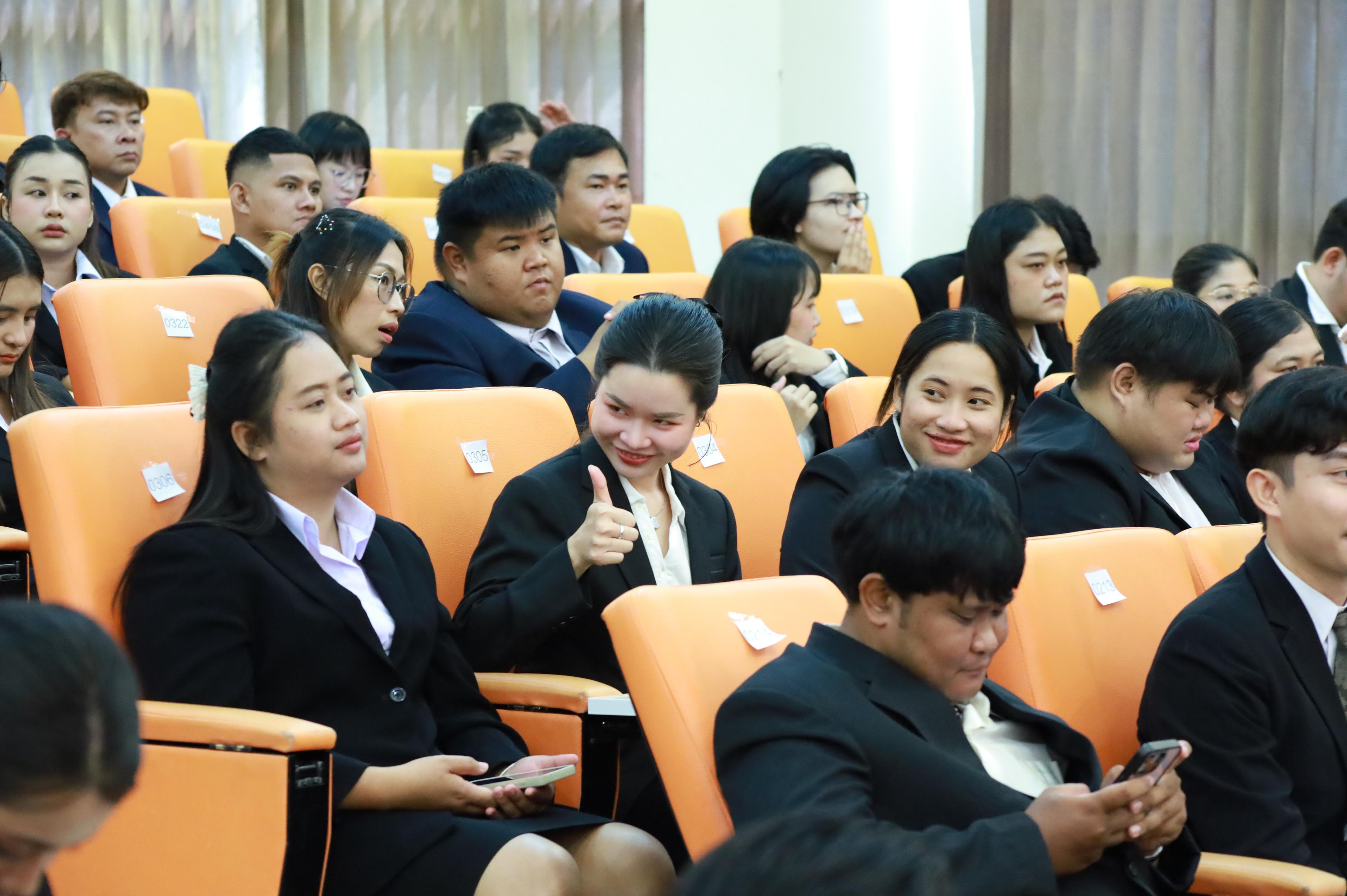 363. คณะครุศาสตร์มหาลัยราชภัฏกำแพงเพชร จัดกิจกรรมมอบเกียรติบัตรและแสดงความยินดีกับผู้สำเร็จการศึกษานักศึกษาหลักสูตรประกาศนียบัตรบัณฑิต สาขาวิชาชีพครู