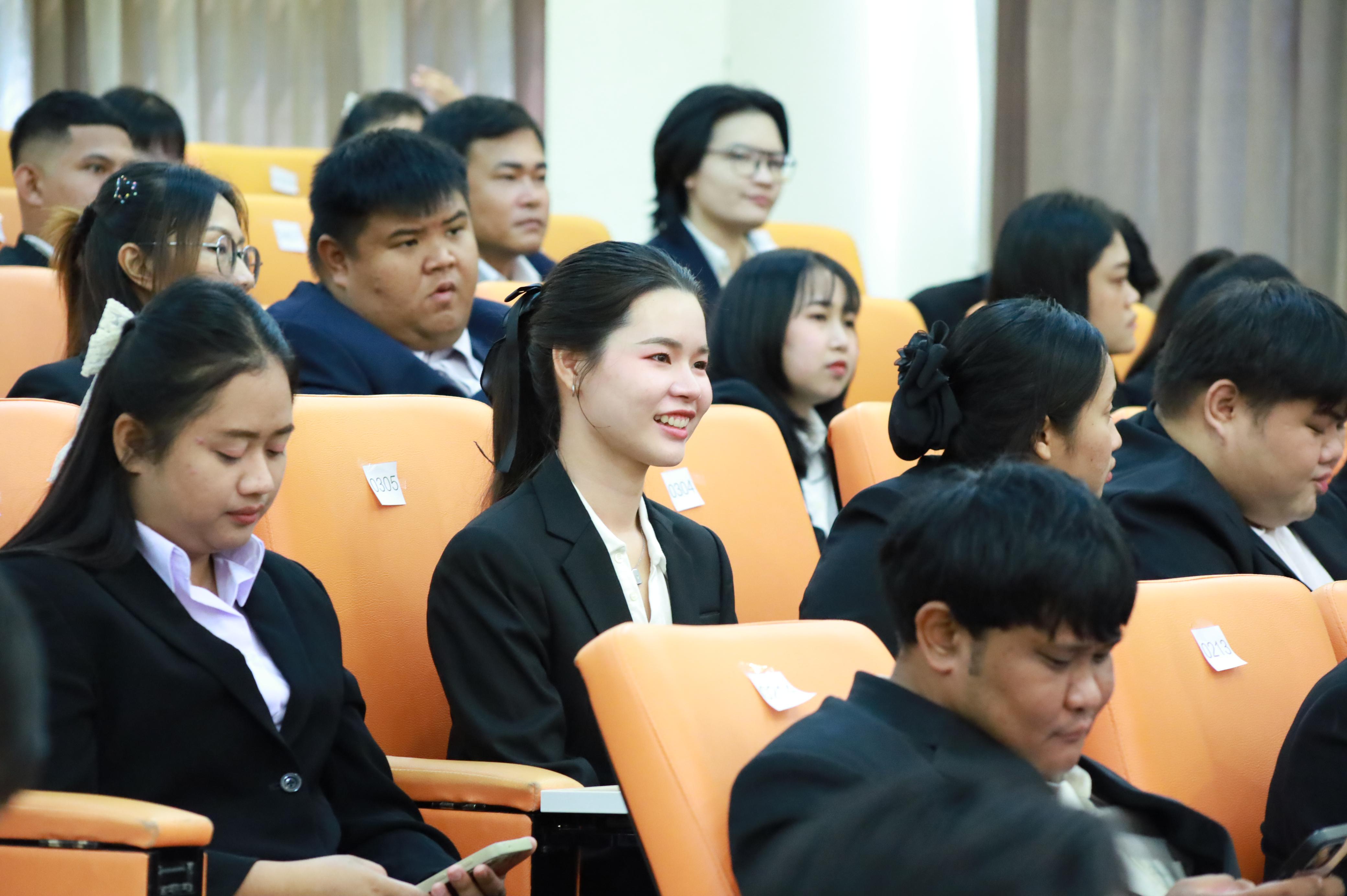 364. คณะครุศาสตร์มหาลัยราชภัฏกำแพงเพชร จัดกิจกรรมมอบเกียรติบัตรและแสดงความยินดีกับผู้สำเร็จการศึกษานักศึกษาหลักสูตรประกาศนียบัตรบัณฑิต สาขาวิชาชีพครู