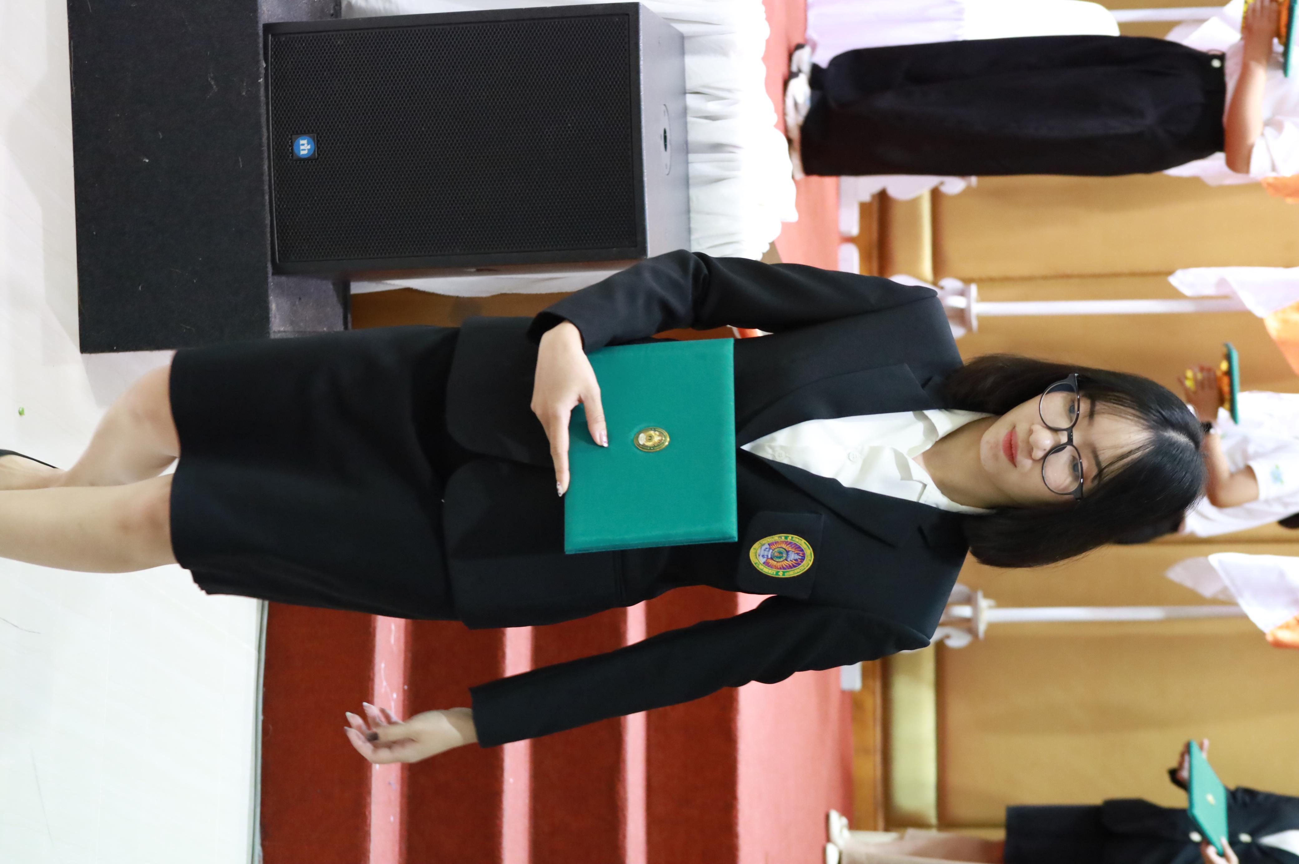 388. คณะครุศาสตร์มหาลัยราชภัฏกำแพงเพชร จัดกิจกรรมมอบเกียรติบัตรและแสดงความยินดีกับผู้สำเร็จการศึกษานักศึกษาหลักสูตรประกาศนียบัตรบัณฑิต สาขาวิชาชีพครู