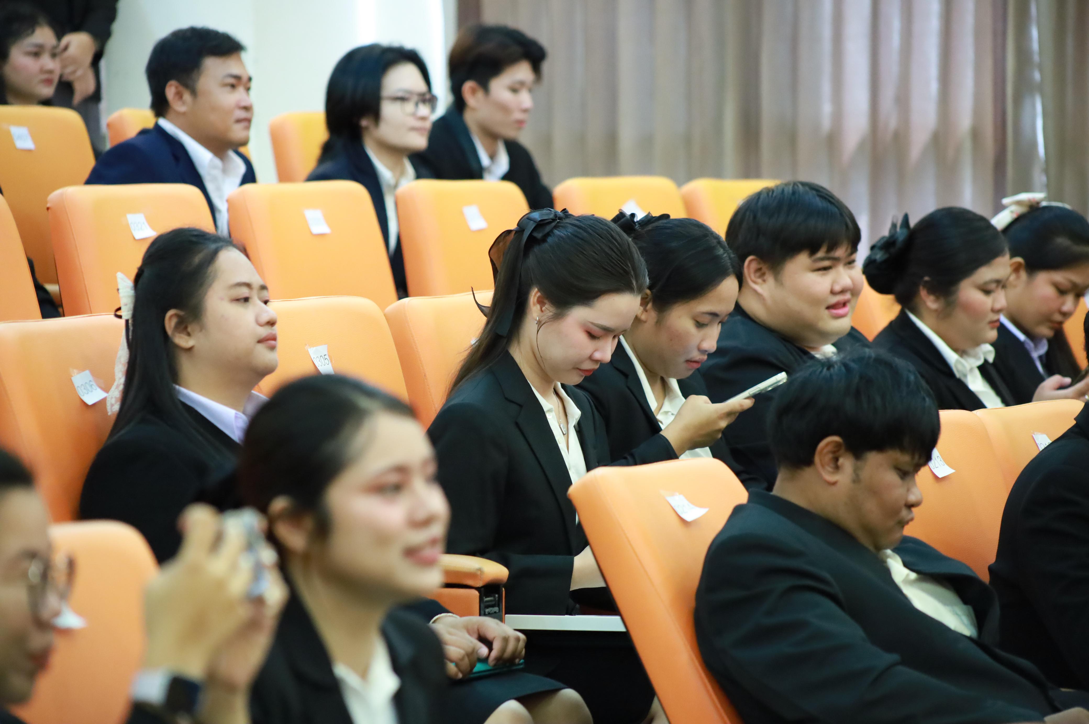 397. คณะครุศาสตร์มหาลัยราชภัฏกำแพงเพชร จัดกิจกรรมมอบเกียรติบัตรและแสดงความยินดีกับผู้สำเร็จการศึกษานักศึกษาหลักสูตรประกาศนียบัตรบัณฑิต สาขาวิชาชีพครู