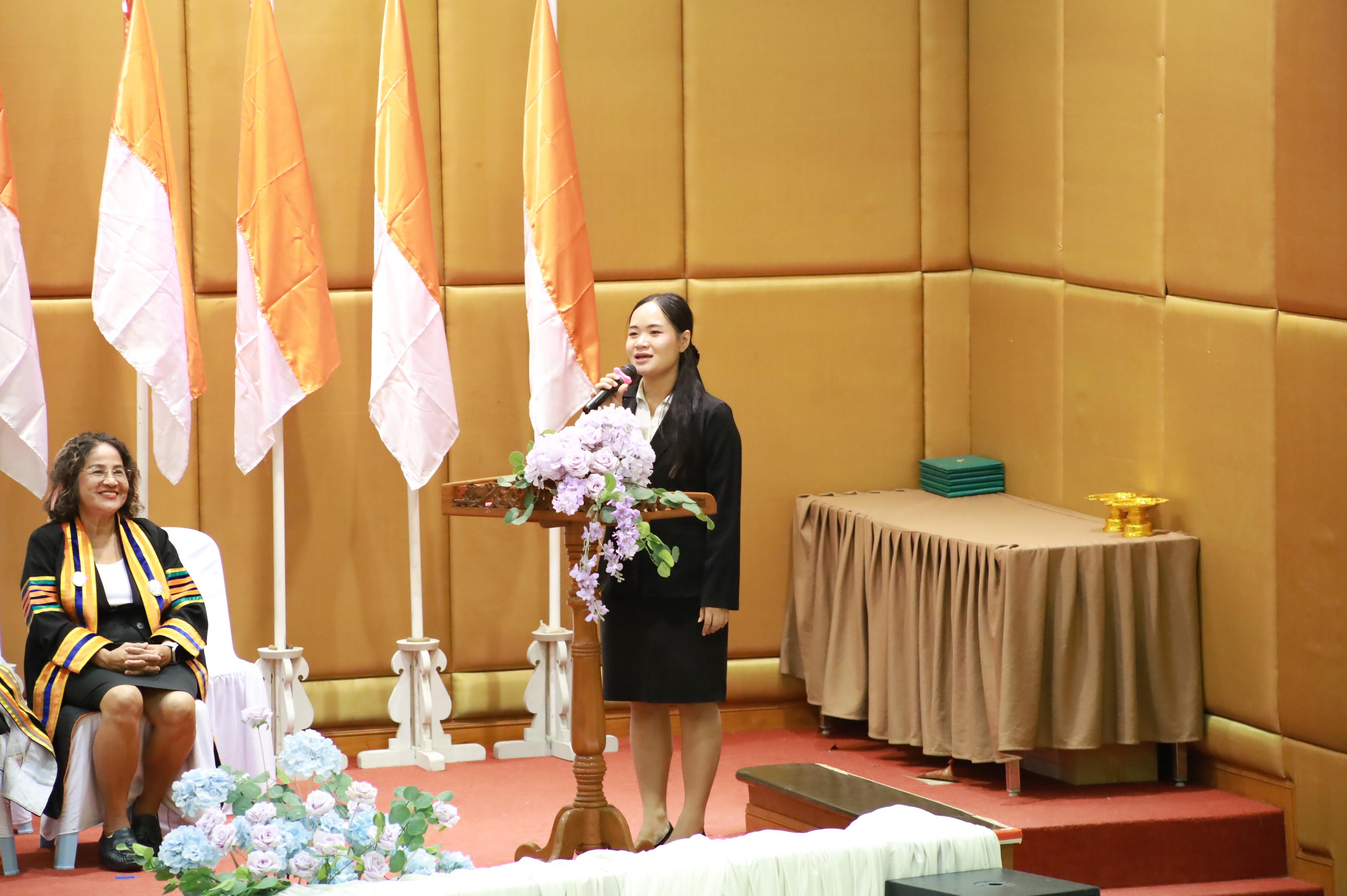 411. คณะครุศาสตร์มหาลัยราชภัฏกำแพงเพชร จัดกิจกรรมมอบเกียรติบัตรและแสดงความยินดีกับผู้สำเร็จการศึกษานักศึกษาหลักสูตรประกาศนียบัตรบัณฑิต สาขาวิชาชีพครู