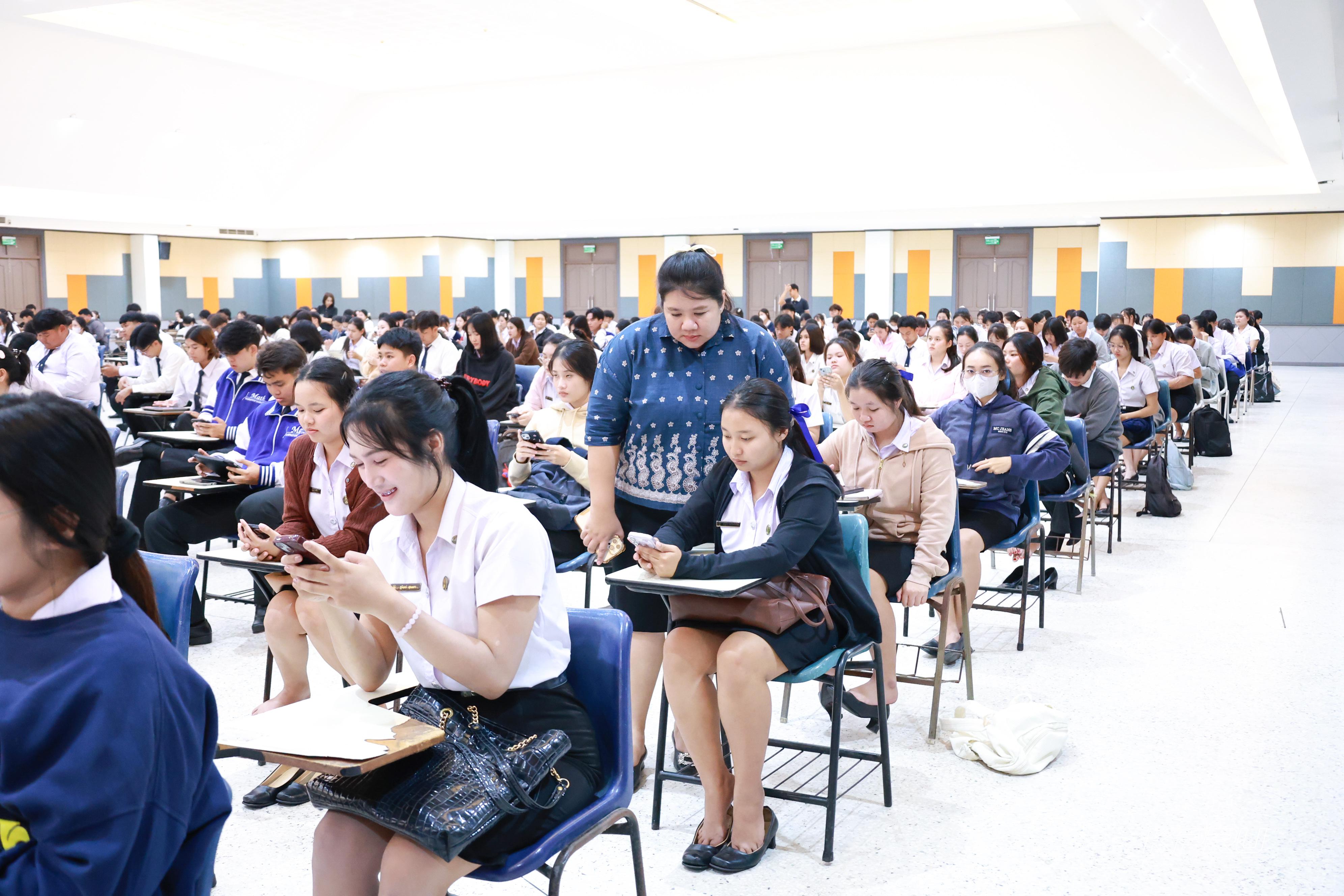 19. วันที่ 28 ตุลาคม 2569 คณะครุศาสตร์จัดสอบประมวลความรู้วิชาชีพครู ณ ห้องราชพฤกษ์ อาคารทีปังกรรัศมีโชติ มหาวิทยาลัยราชภัฏกำแพงเพชร