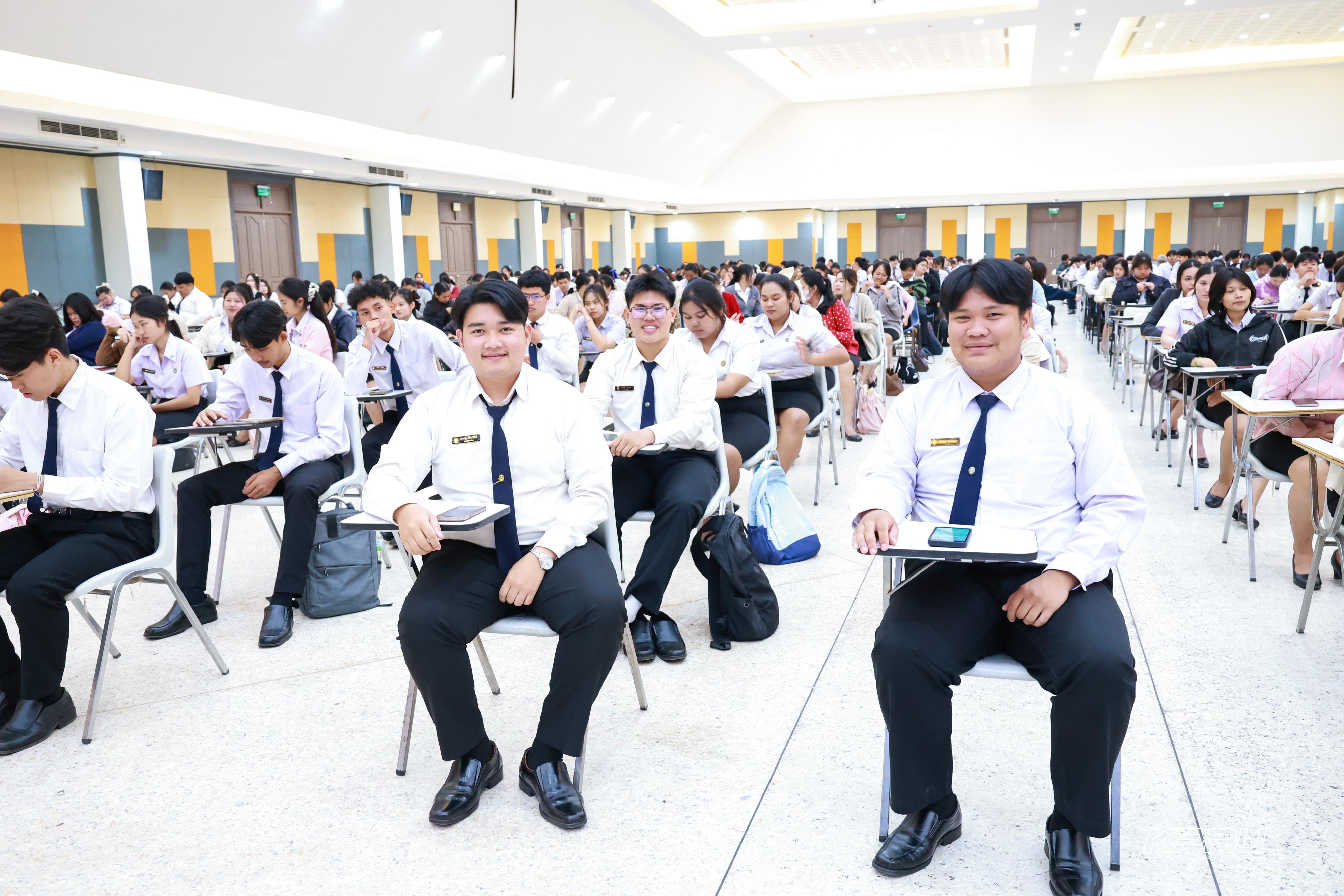 47. วันที่ 28 ตุลาคม 2569 คณะครุศาสตร์จัดสอบประมวลความรู้วิชาชีพครู ณ ห้องราชพฤกษ์ อาคารทีปังกรรัศมีโชติ มหาวิทยาลัยราชภัฏกำแพงเพชร