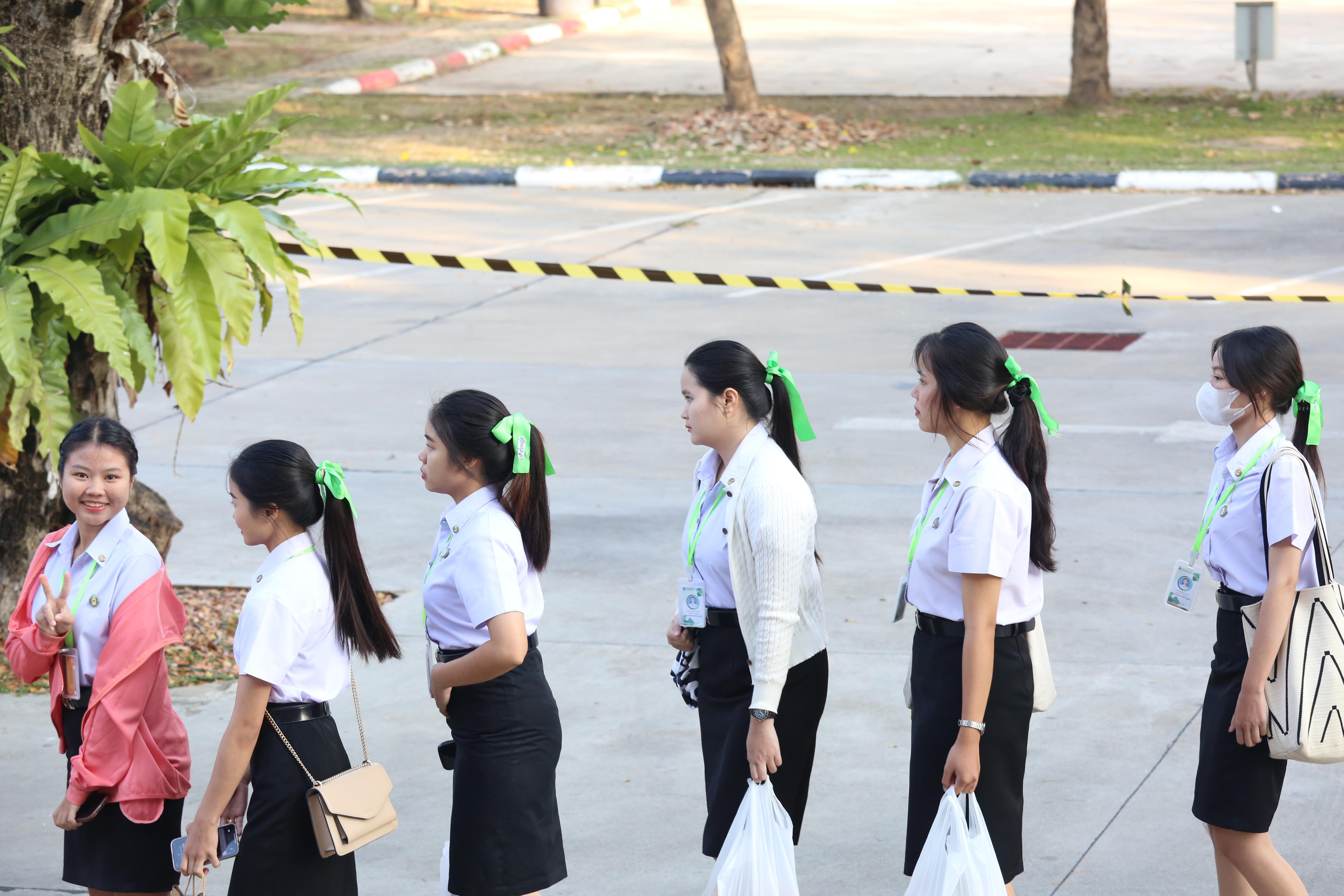 60. คณะครุศาสตร์จัดกิจกรรมทำบุญปีใหม่ ตักบาตรข้าวสารอาหารแห้ง วันที่ 24 ธันวาคม 2567 โดยมี รศ.ดร.บัณฑิต ฉัตรวิโรจน์ คณบดีคณะครุศาสตร์ เป็นประธานจุดธูปเทียนบูชาพระรัตนตรัย ณ อาคารนวัตกรรม ชั้น 2 คณะครุศาสตร์ มหาวิทยาลัยราชภัฏกำแพงเพชร