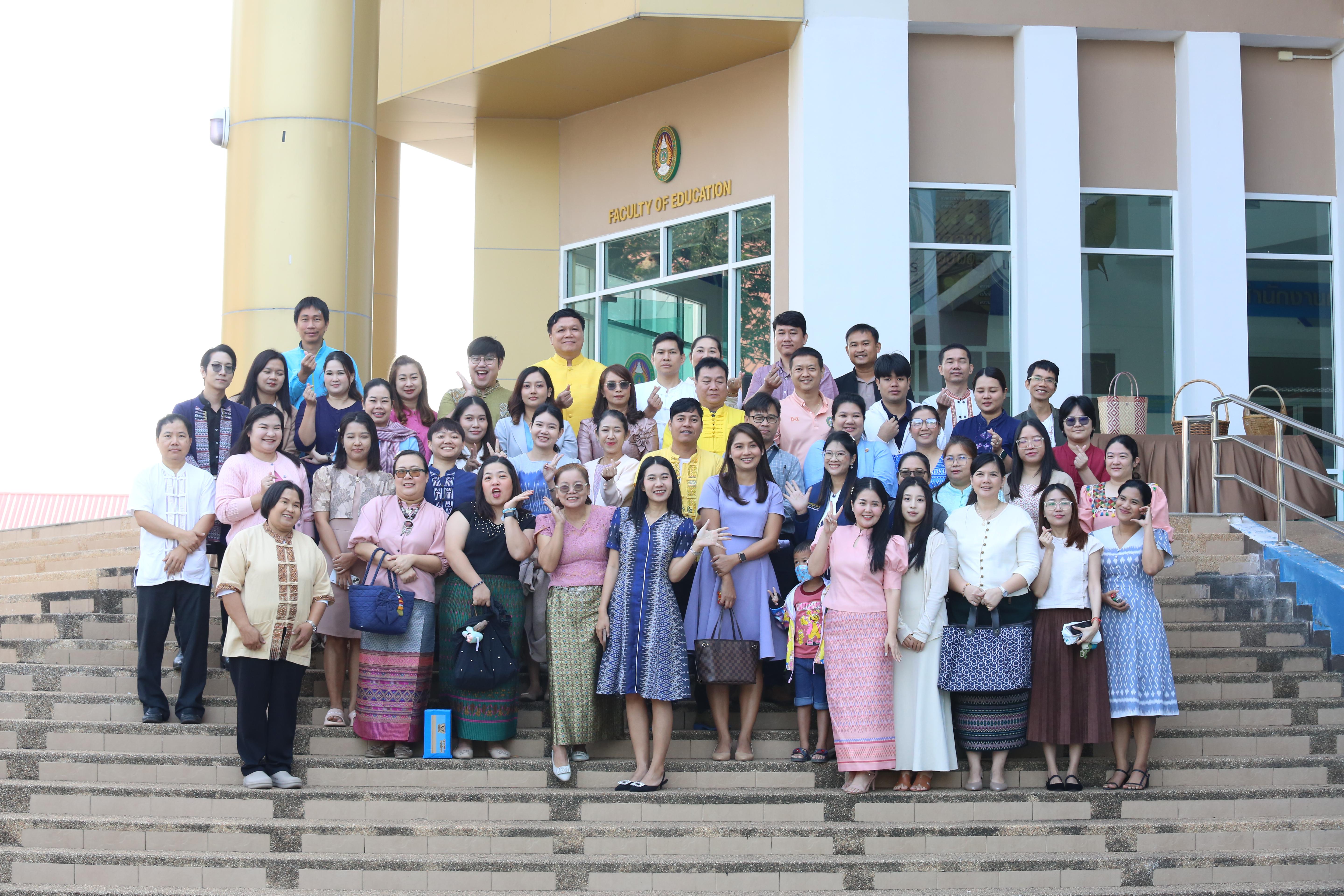 207. คณะครุศาสตร์จัดกิจกรรมทำบุญปีใหม่ ตักบาตรข้าวสารอาหารแห้ง วันที่ 24 ธันวาคม 2567 โดยมี รศ.ดร.บัณฑิต ฉัตรวิโรจน์ คณบดีคณะครุศาสตร์ เป็นประธานจุดธูปเทียนบูชาพระรัตนตรัย ณ อาคารนวัตกรรม ชั้น 2 คณะครุศาสตร์ มหาวิทยาลัยราชภัฏกำแพงเพชร