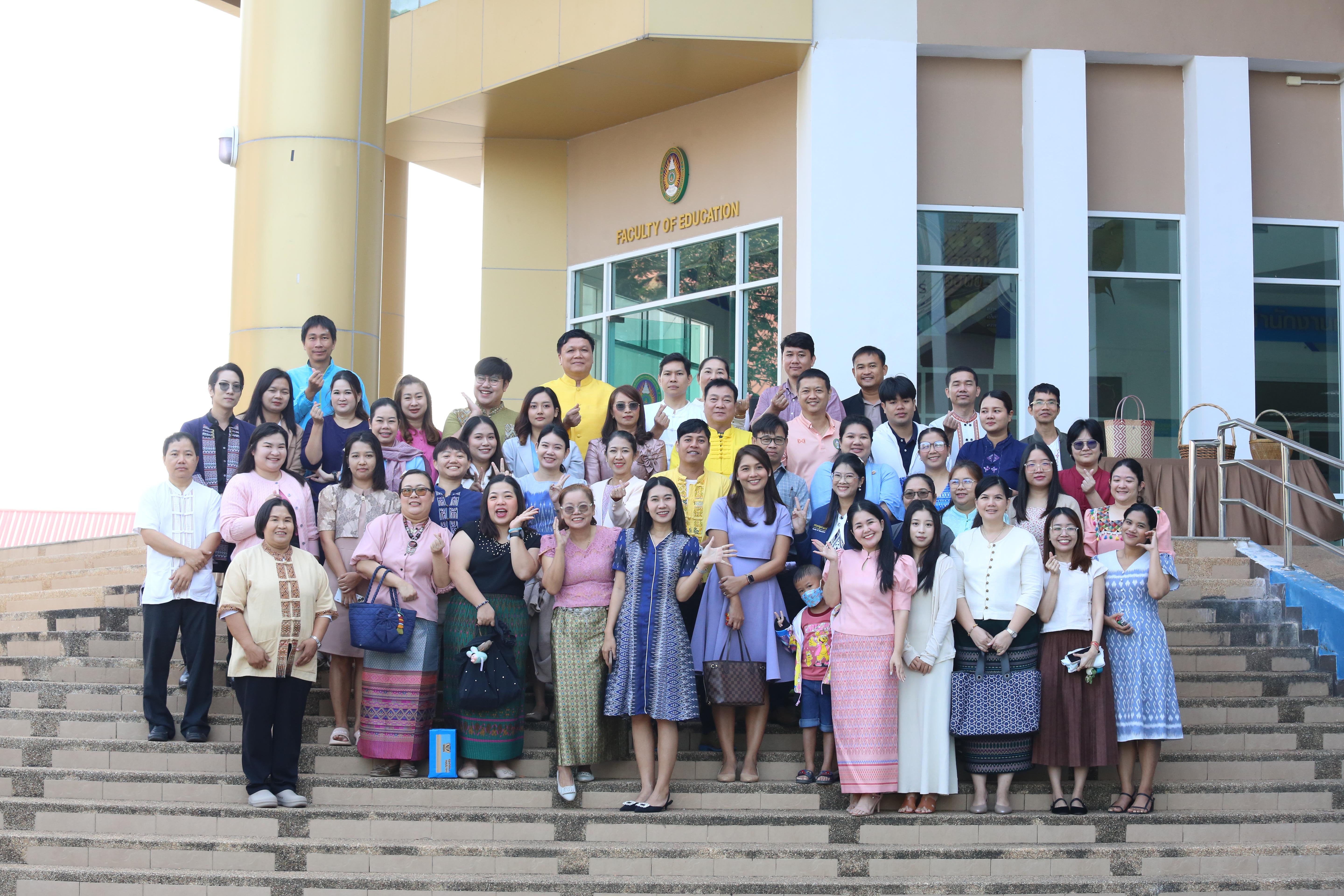 209. คณะครุศาสตร์จัดกิจกรรมทำบุญปีใหม่ ตักบาตรข้าวสารอาหารแห้ง วันที่ 24 ธันวาคม 2567 โดยมี รศ.ดร.บัณฑิต ฉัตรวิโรจน์ คณบดีคณะครุศาสตร์ เป็นประธานจุดธูปเทียนบูชาพระรัตนตรัย ณ อาคารนวัตกรรม ชั้น 2 คณะครุศาสตร์ มหาวิทยาลัยราชภัฏกำแพงเพชร