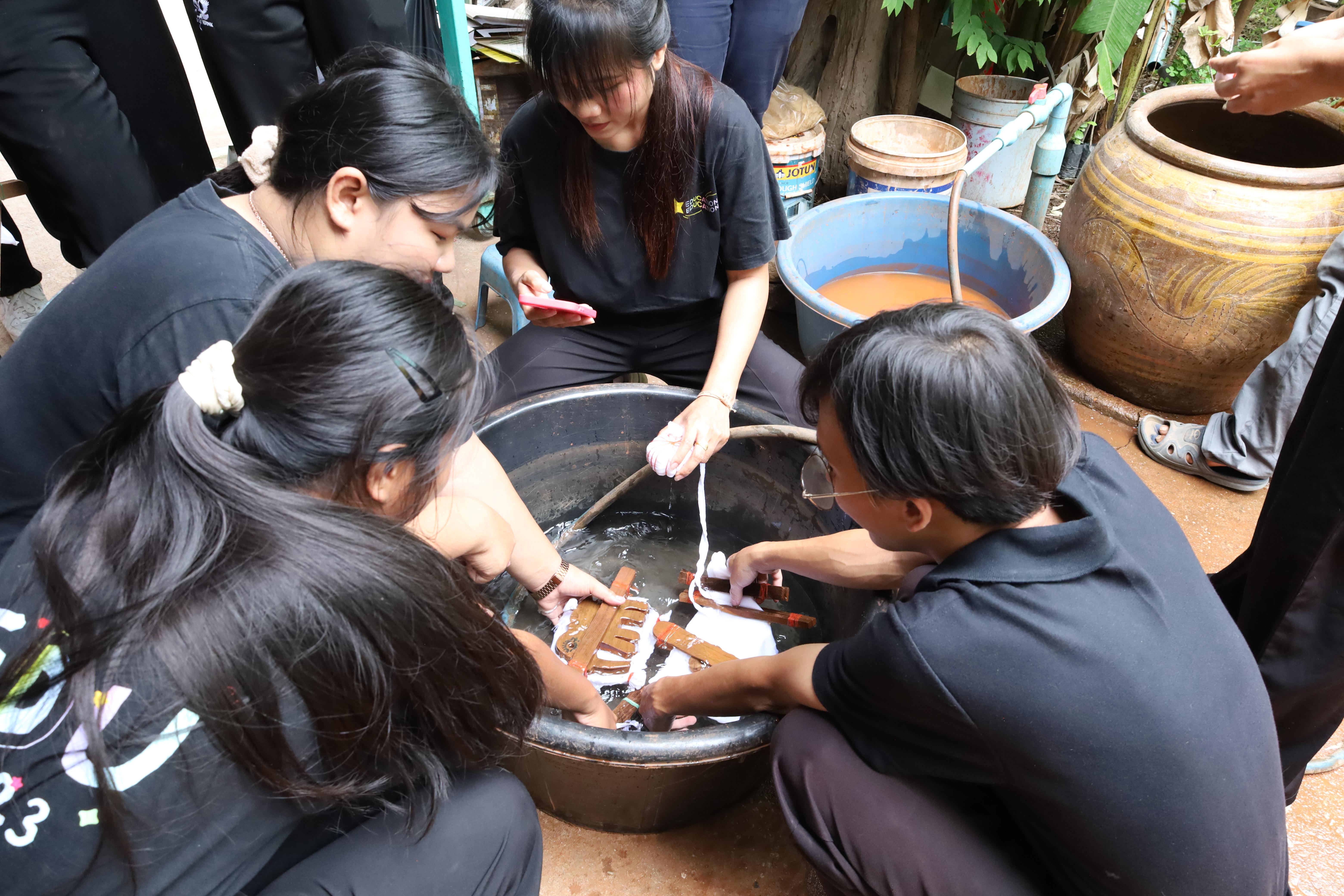 202. เมื่อวันที่ 28 - 29 เมษายน 2568 กิจกรรม Social Enterprise 1 กิจกรรมลงพื้นที่ทดลองเครื่องมือทางวิศวกรสังคมผ่านการเรียนรู้ ณ หมู่ 3 ตำบลหนองปลิง อำเภอเมืองกำแพงเพชร จังหวัดกำแพงเพชร