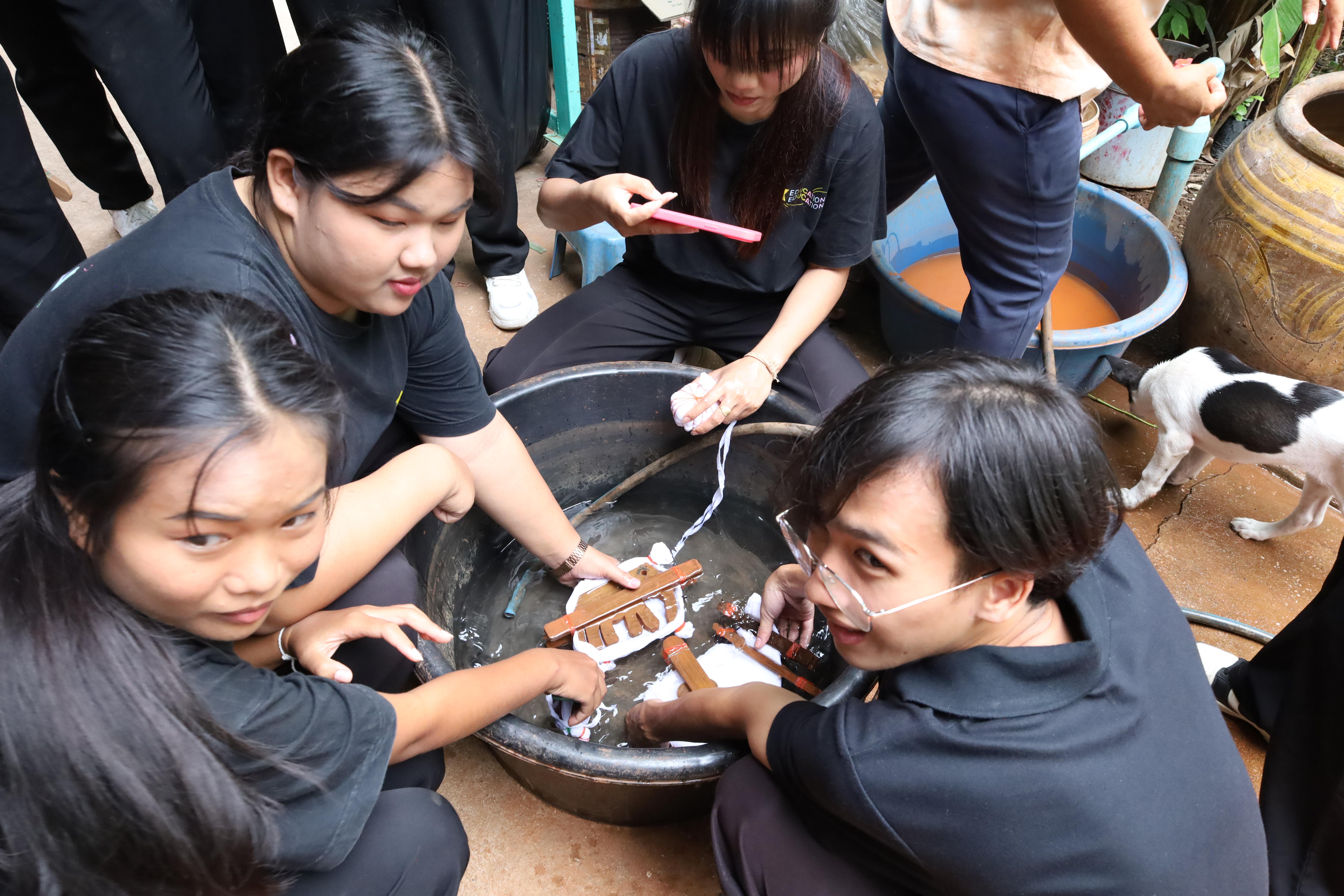 205. เมื่อวันที่ 28 - 29 เมษายน 2568 กิจกรรม Social Enterprise 1 กิจกรรมลงพื้นที่ทดลองเครื่องมือทางวิศวกรสังคมผ่านการเรียนรู้ ณ หมู่ 3 ตำบลหนองปลิง อำเภอเมืองกำแพงเพชร จังหวัดกำแพงเพชร
